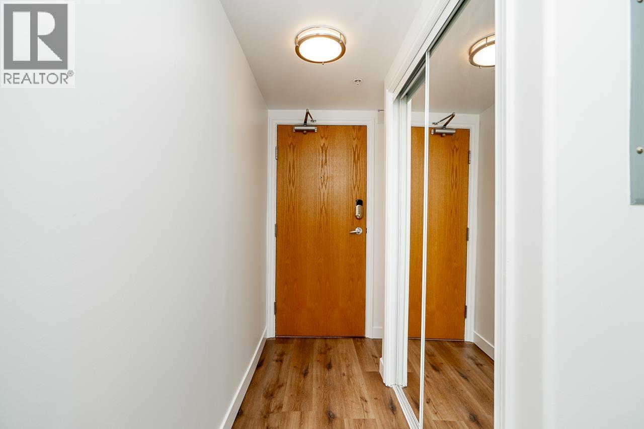 Photo 20 of 401 680 Clarkson Street, New Westminster BC