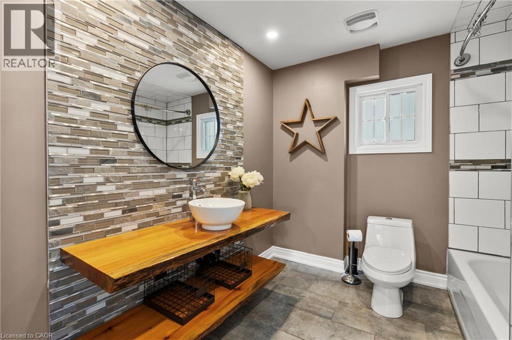 Photo 16 of 206 Niagara Falls Road, Thorold ON