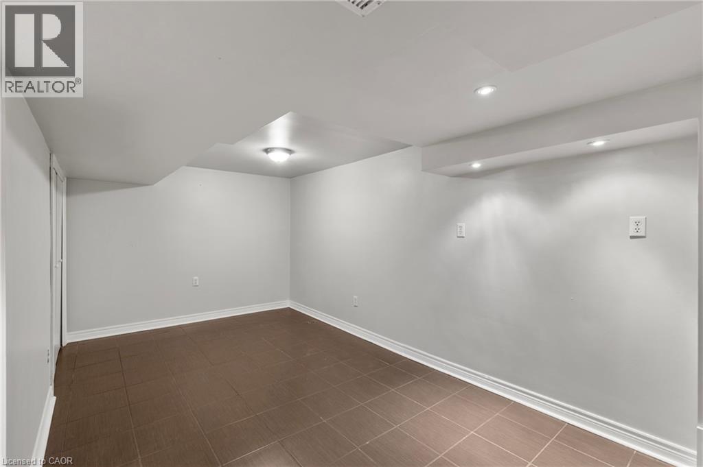 Photo 13 of 206 Niagara Falls Road, Thorold ON