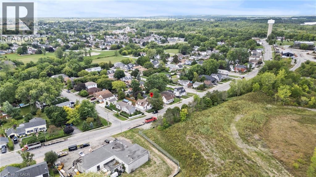 Photo 15 of 206 Niagara Falls Road, Thorold ON