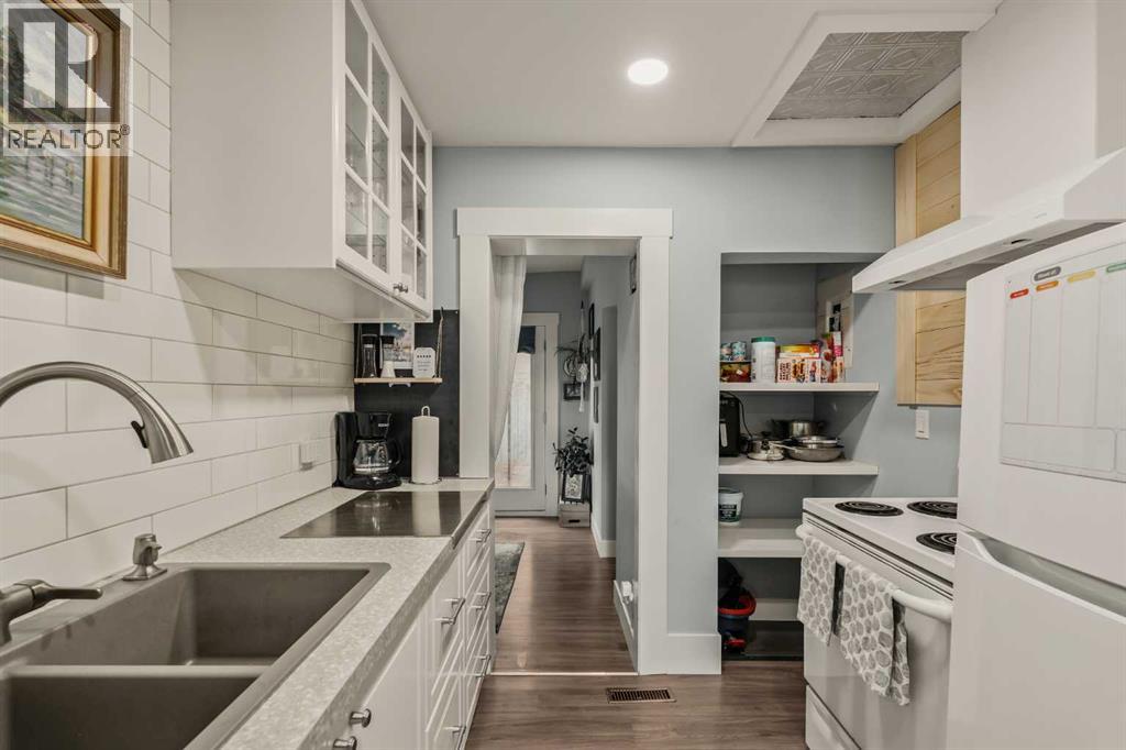 Photo 11 of 703 14 A Street Se, Calgary AB