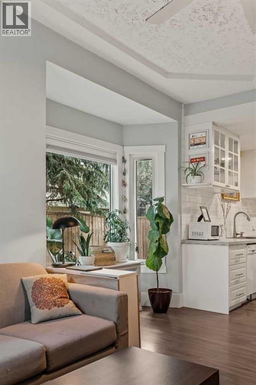 Photo 6 of 703 14 A Street Se, Calgary AB