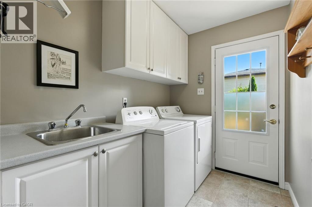 Photo 18 of 252 Mississaga Street, Oakville ON