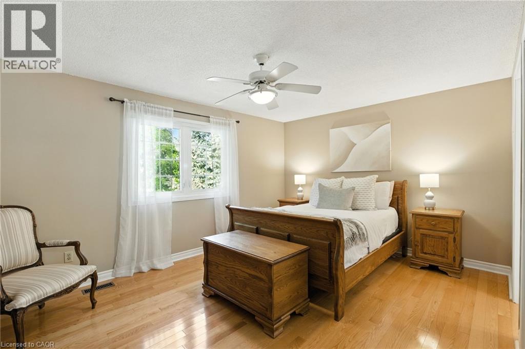 Photo 20 of 252 Mississaga Street, Oakville ON