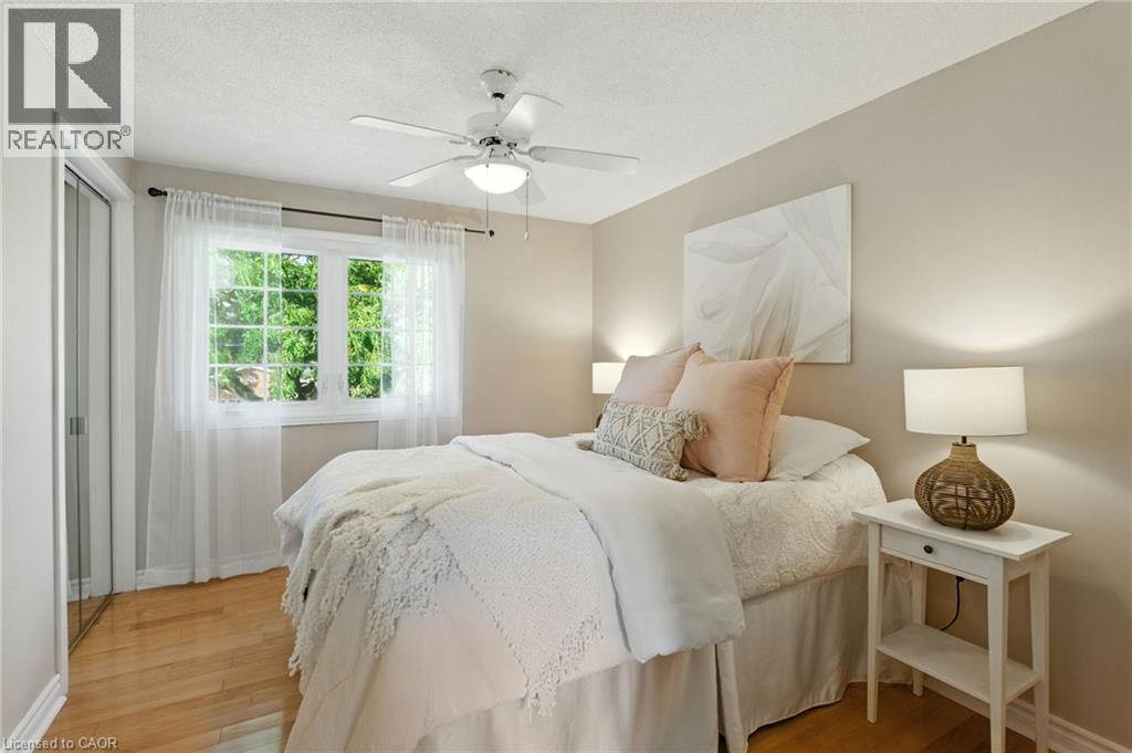 Photo 25 of 252 Mississaga Street, Oakville ON