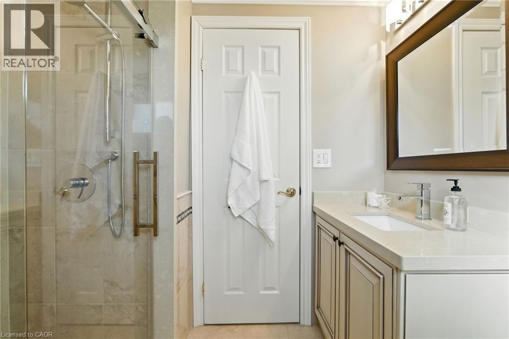 Photo 9 of 252 Mississaga Street, Oakville ON