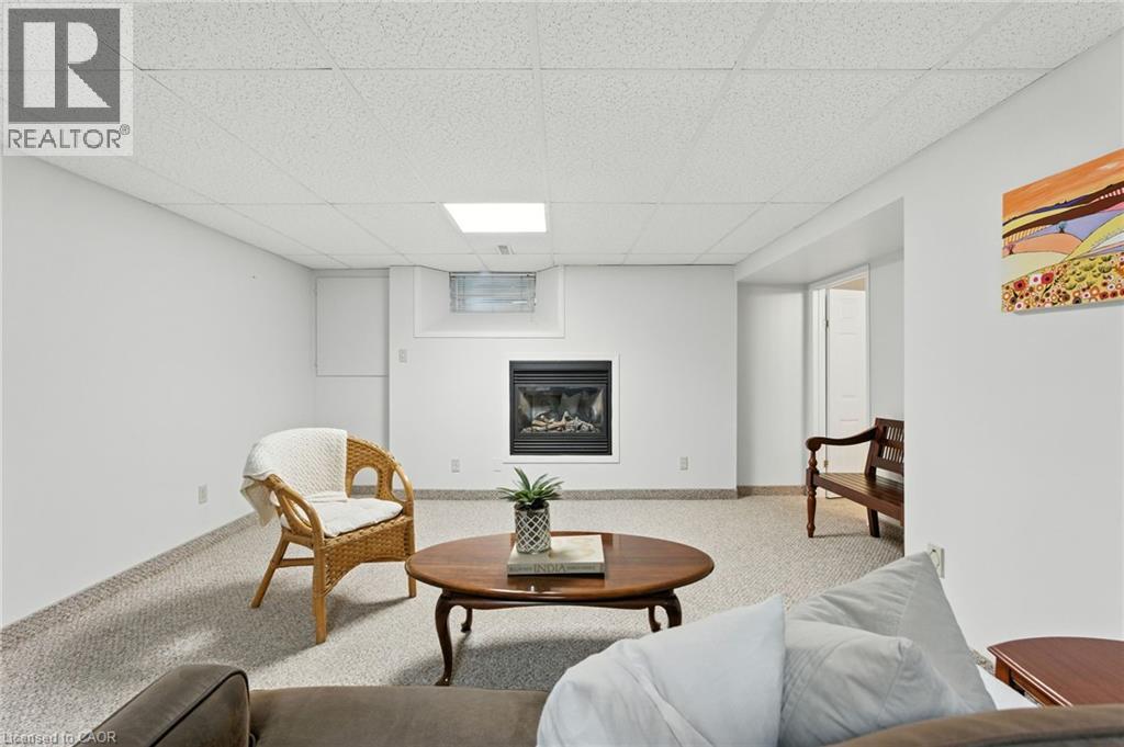 Photo 11 of 252 Mississaga Street, Oakville ON