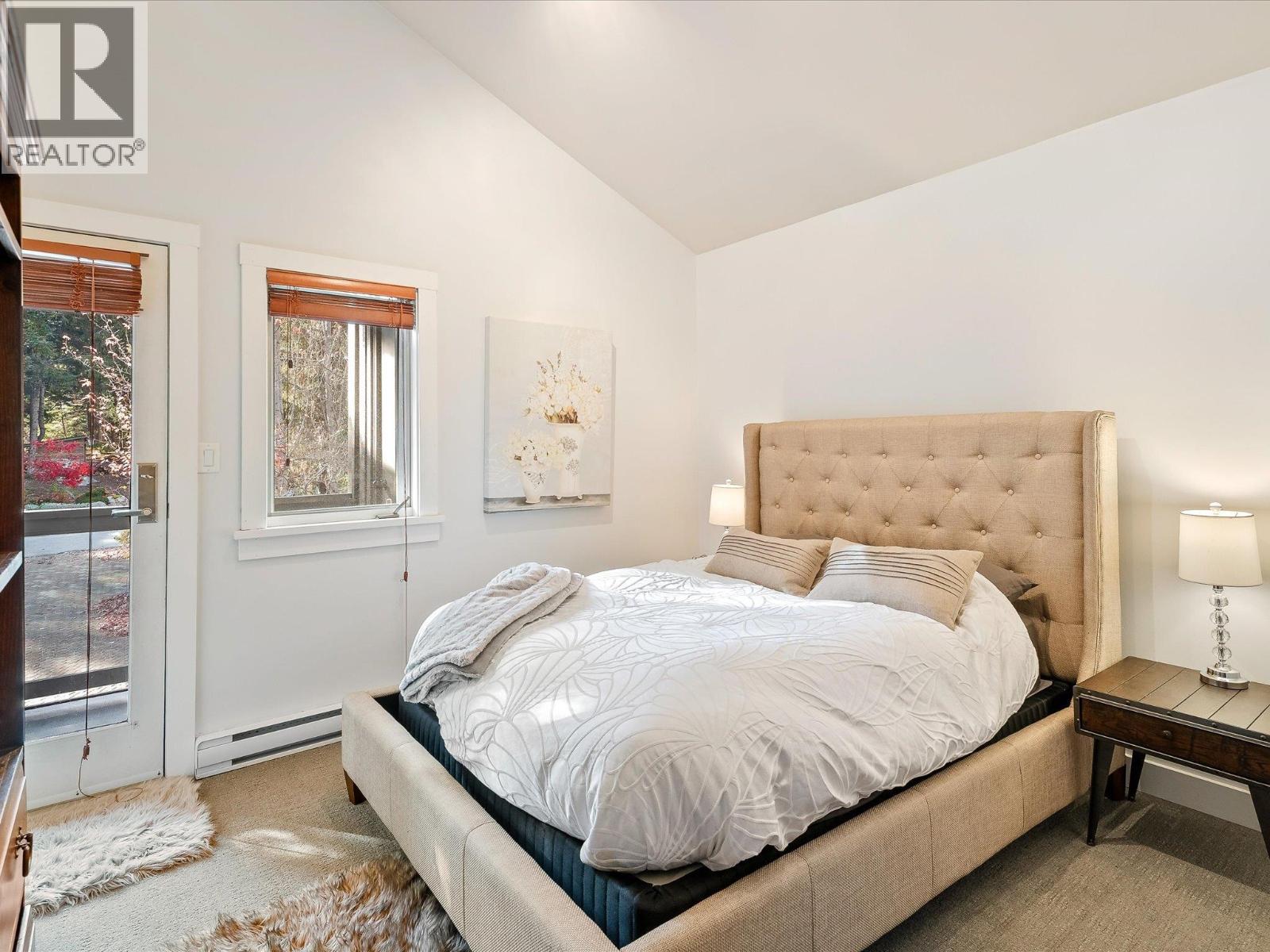 6252 PALMER DRIVE, Whistler
