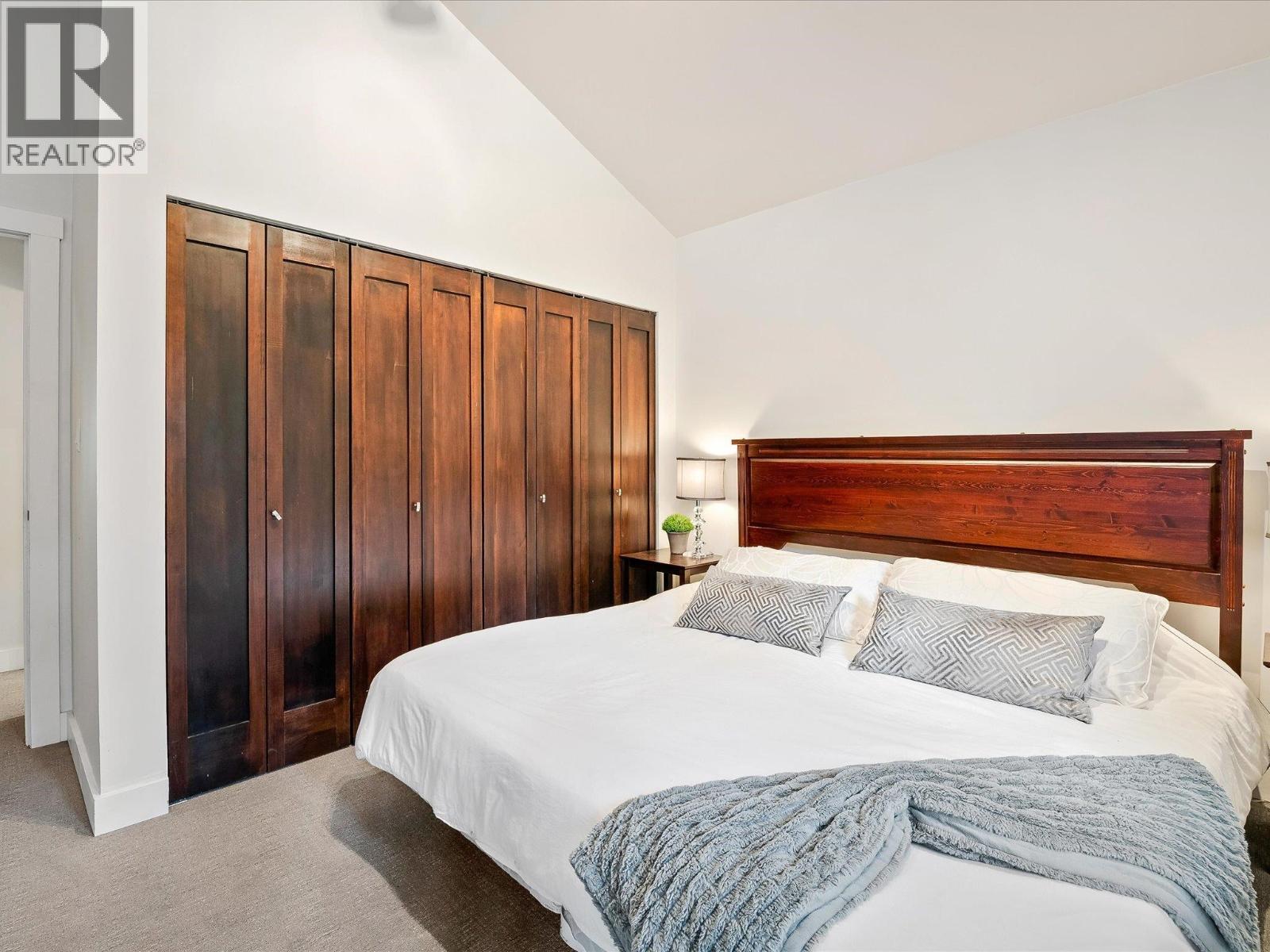 6252 PALMER DRIVE, Whistler