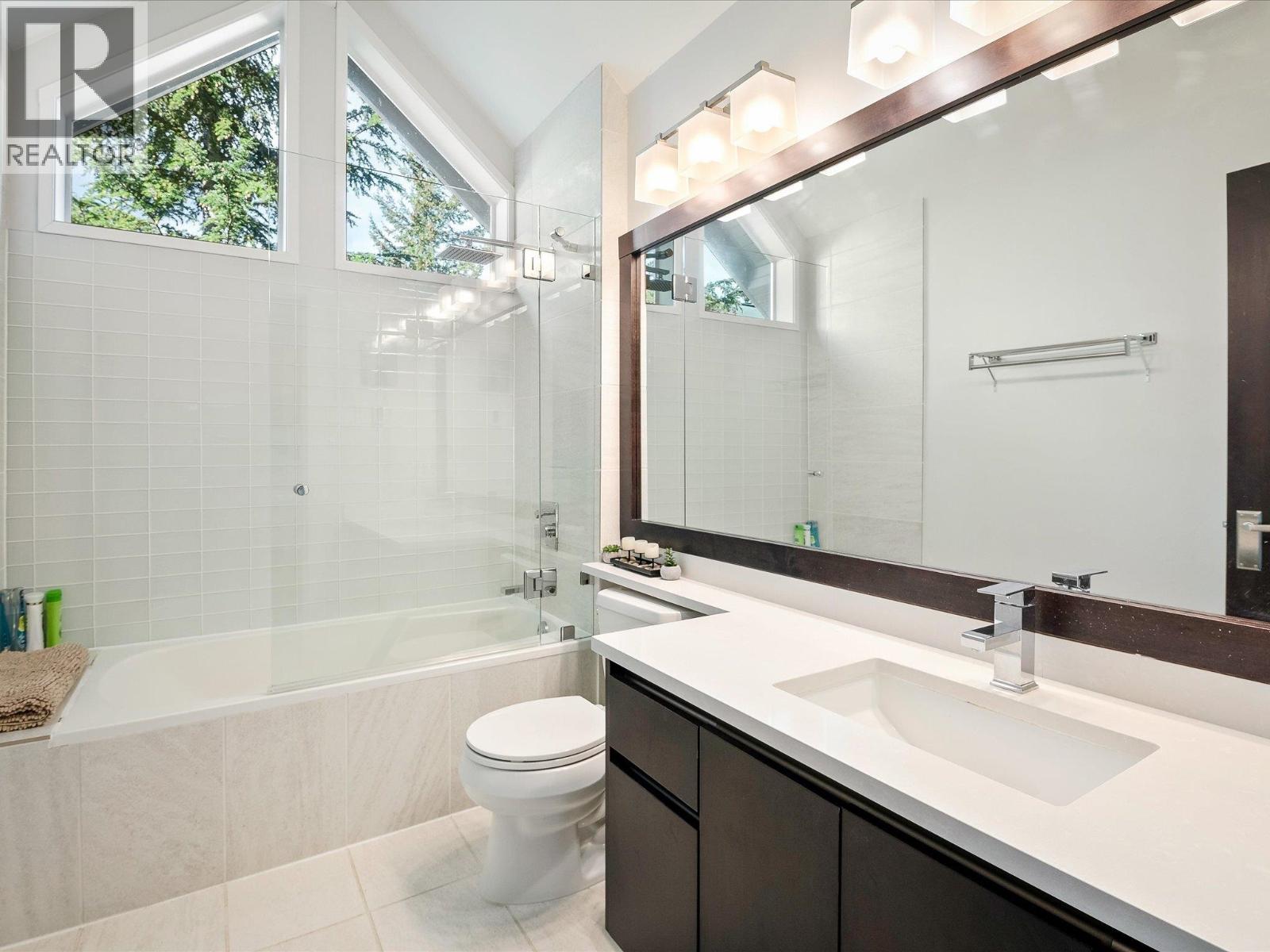 6252 PALMER DRIVE, Whistler