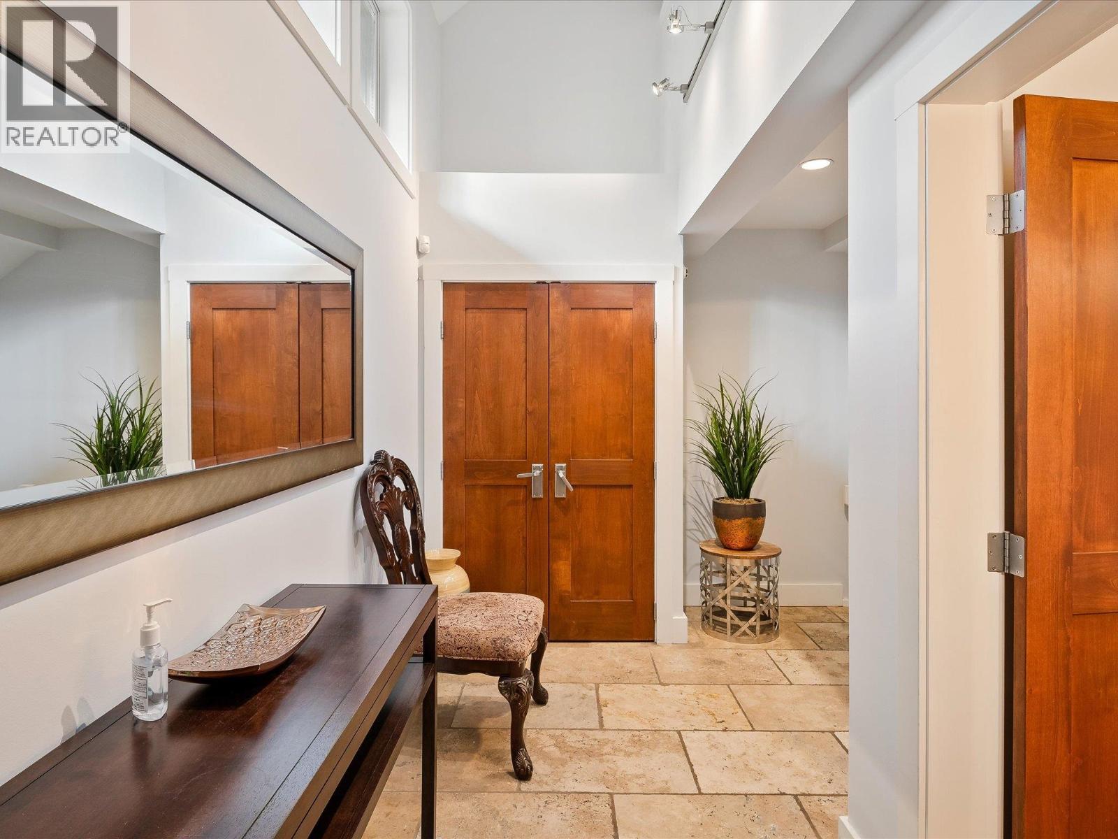 6252 PALMER DRIVE, Whistler