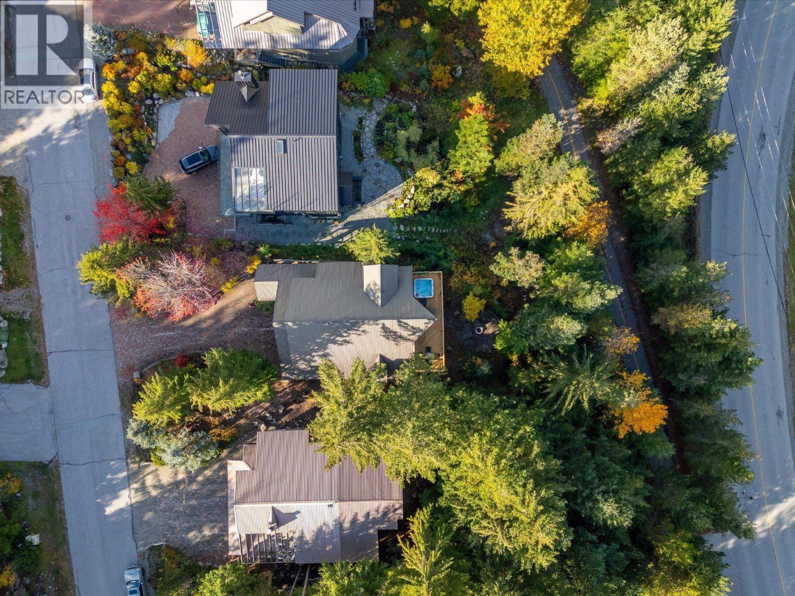 6252 PALMER DRIVE, Whistler