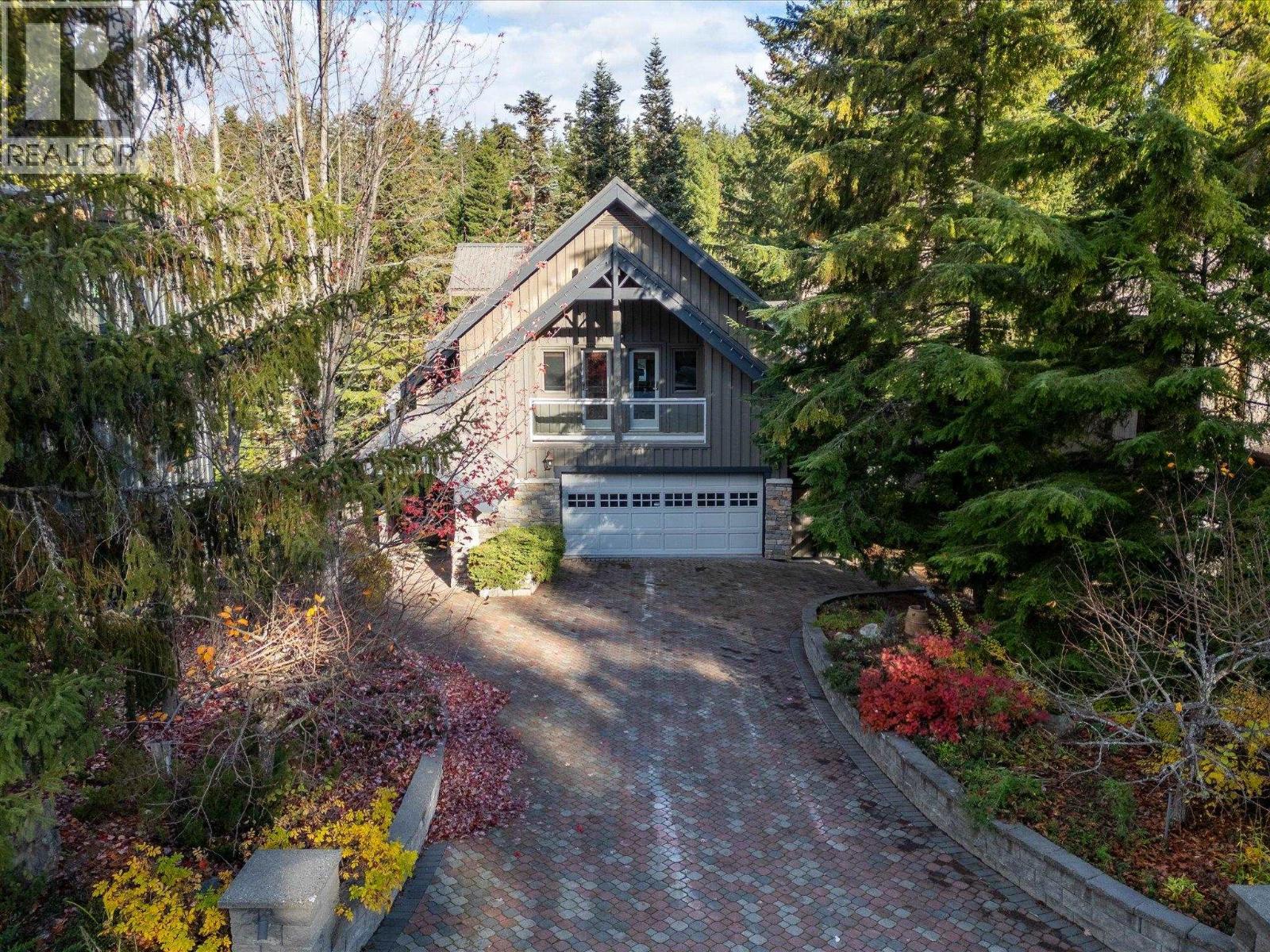 6252 PALMER DRIVE, Whistler