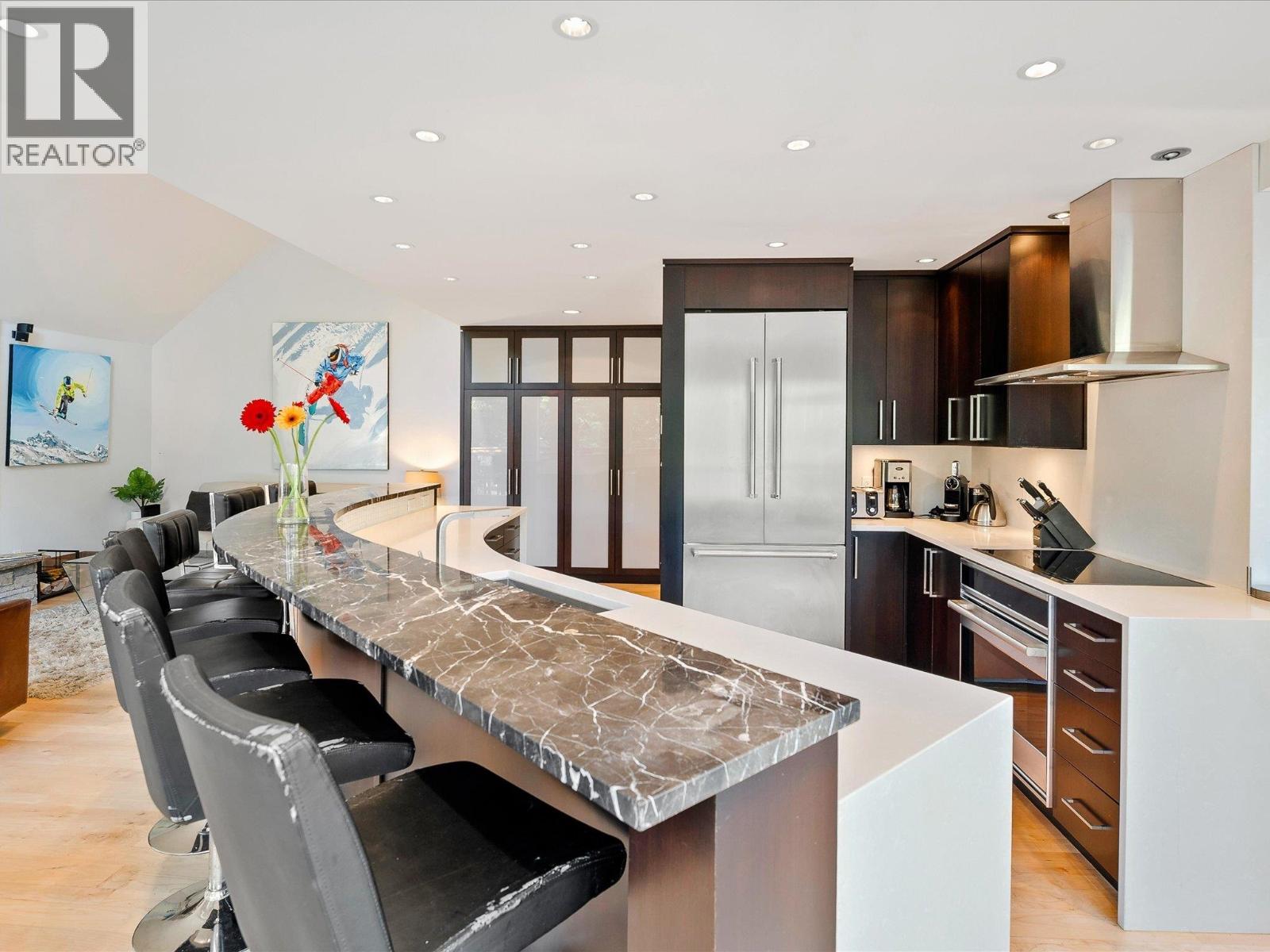 6252 PALMER DRIVE, Whistler