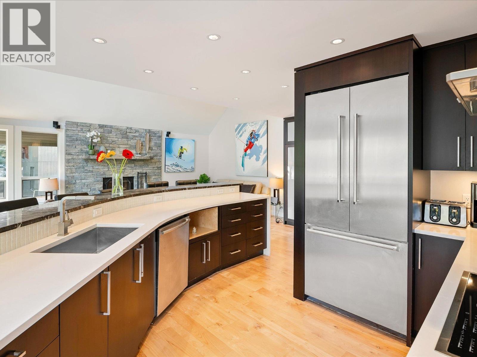 6252 PALMER DRIVE, Whistler