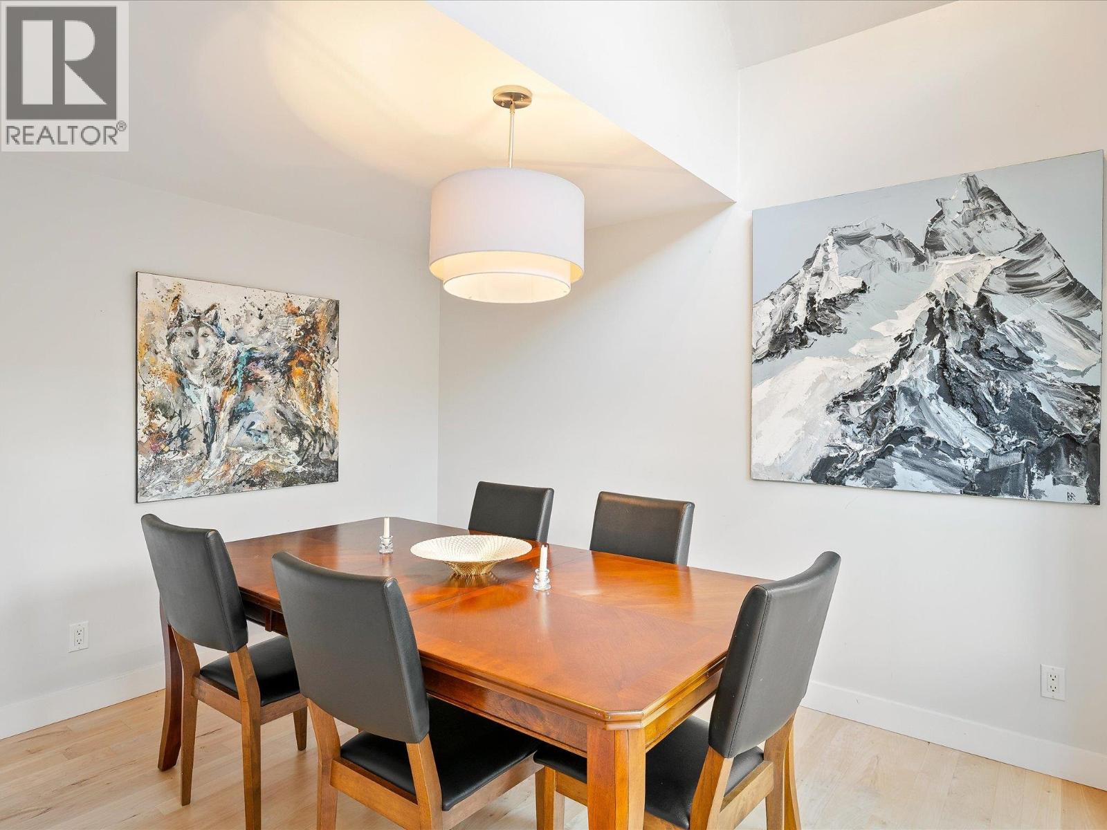 6252 PALMER DRIVE, Whistler