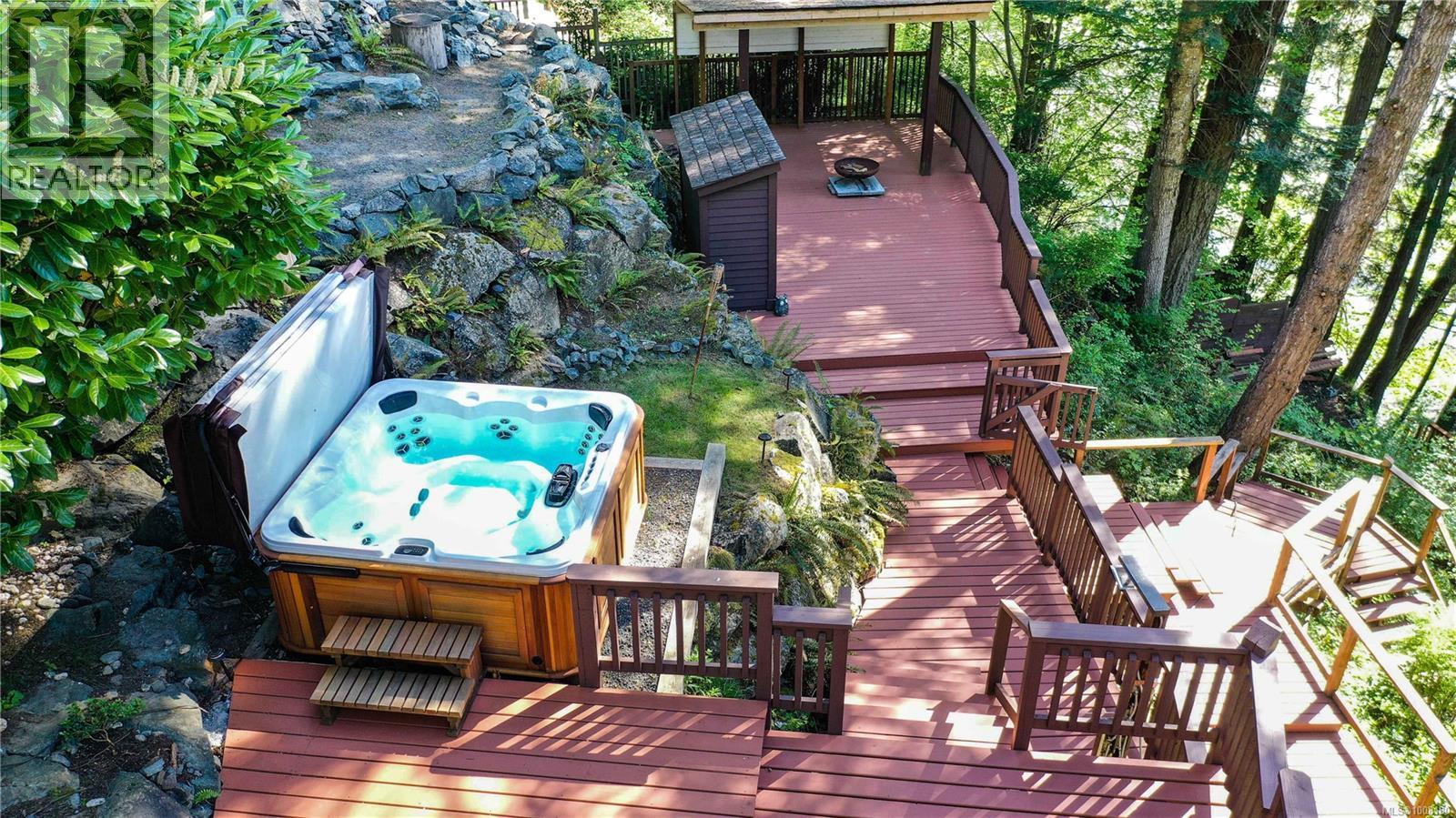 1713 Falcon Heights Rd, Langford