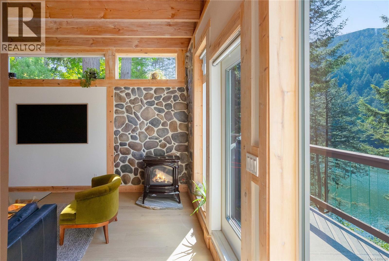 1713 Falcon Heights Rd, Langford