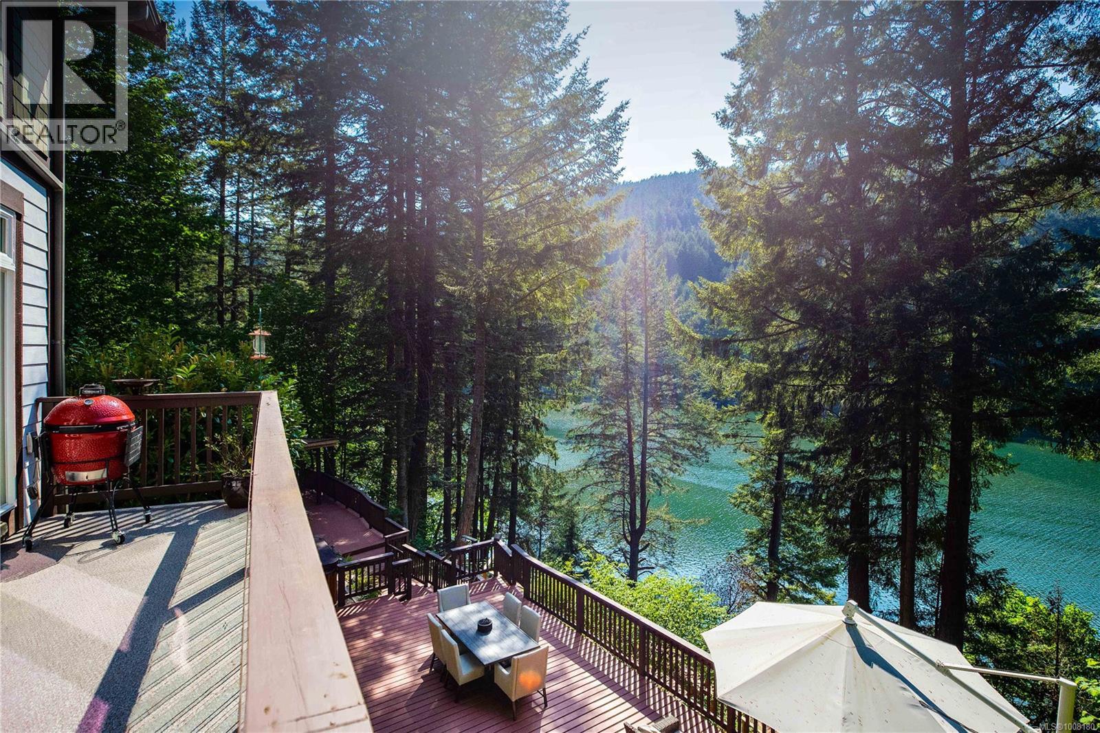1713 Falcon Heights Rd, Langford