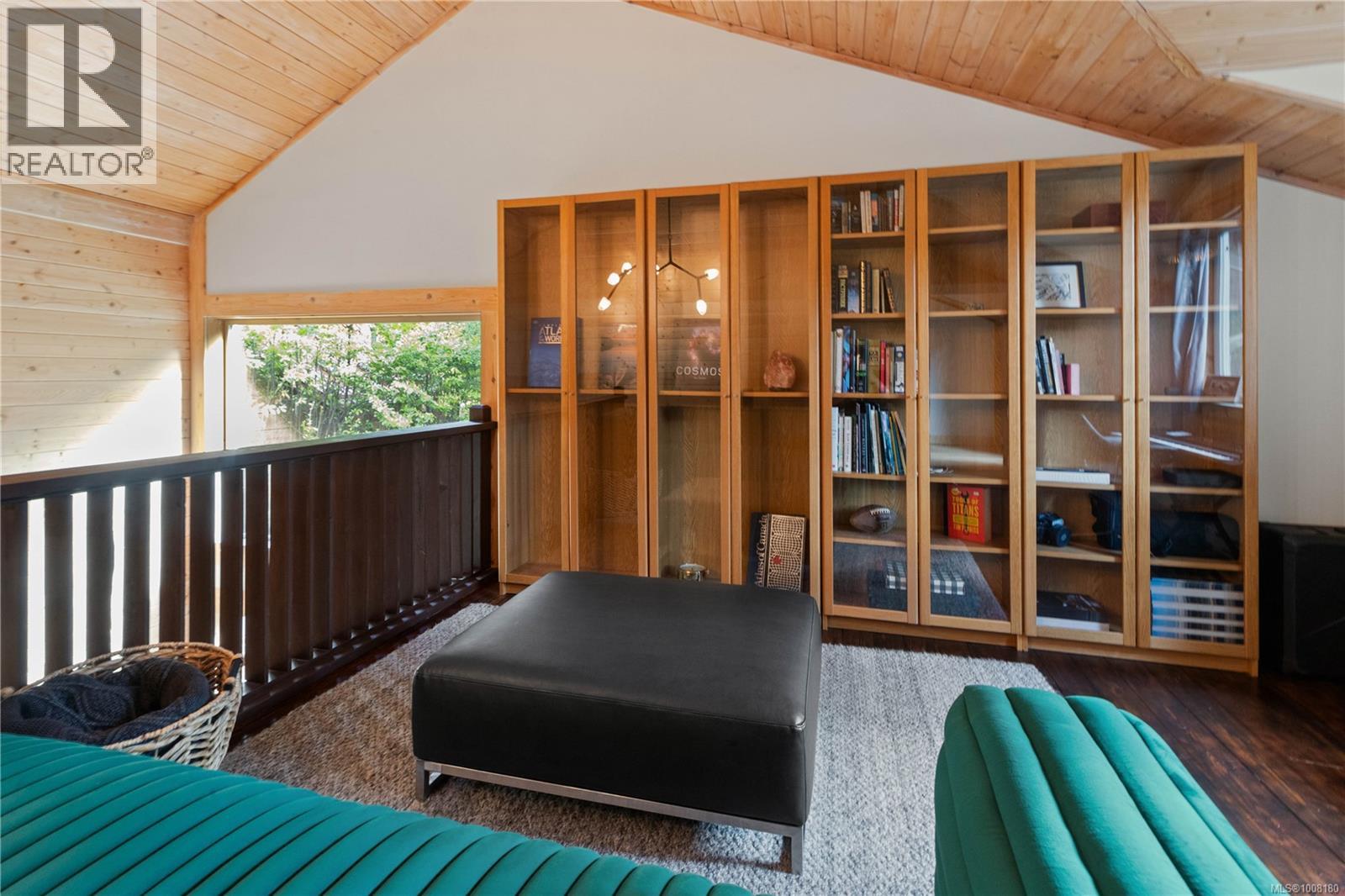 1713 Falcon Heights Rd, Langford