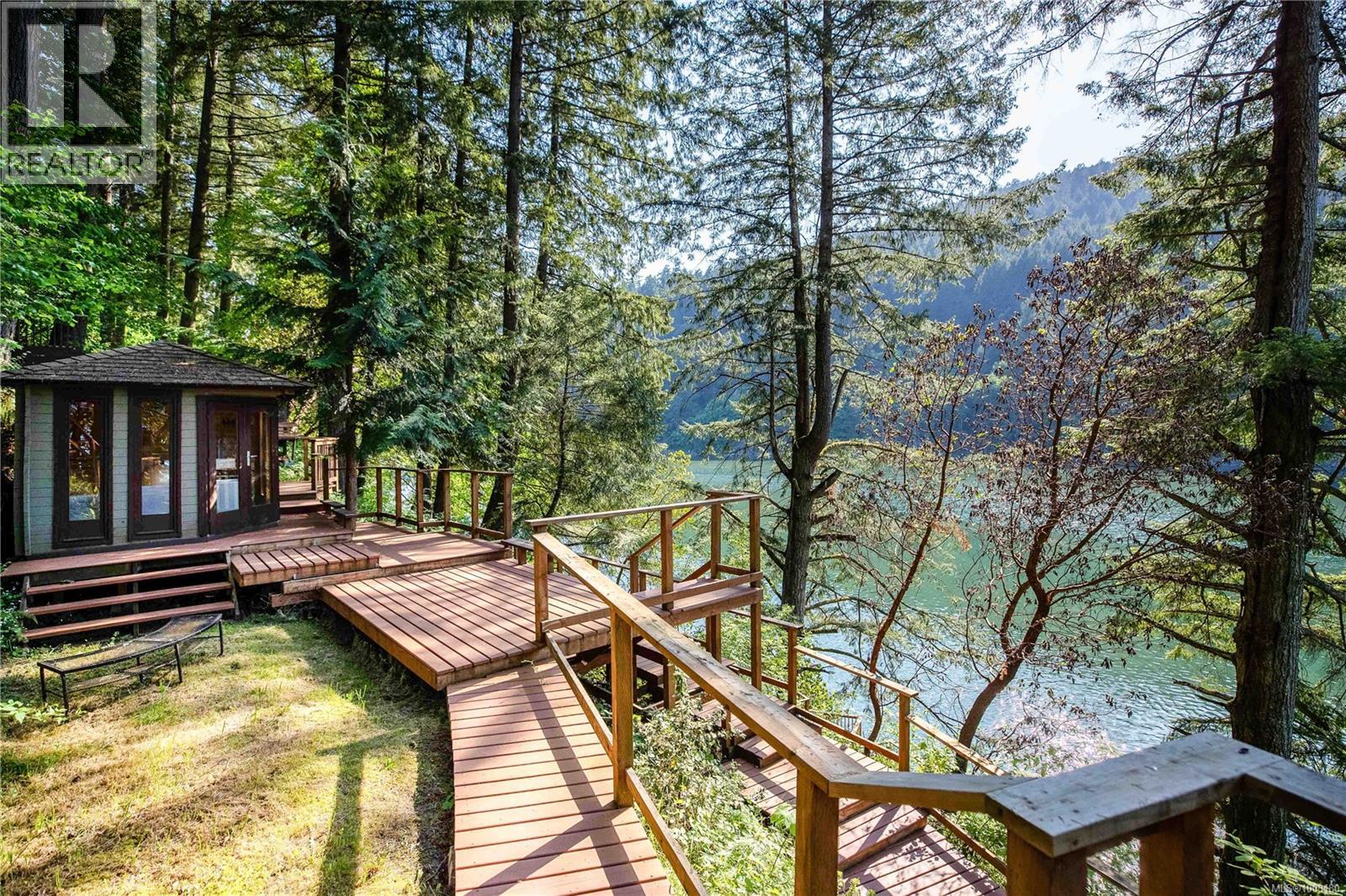 1713 Falcon Heights Rd, Langford