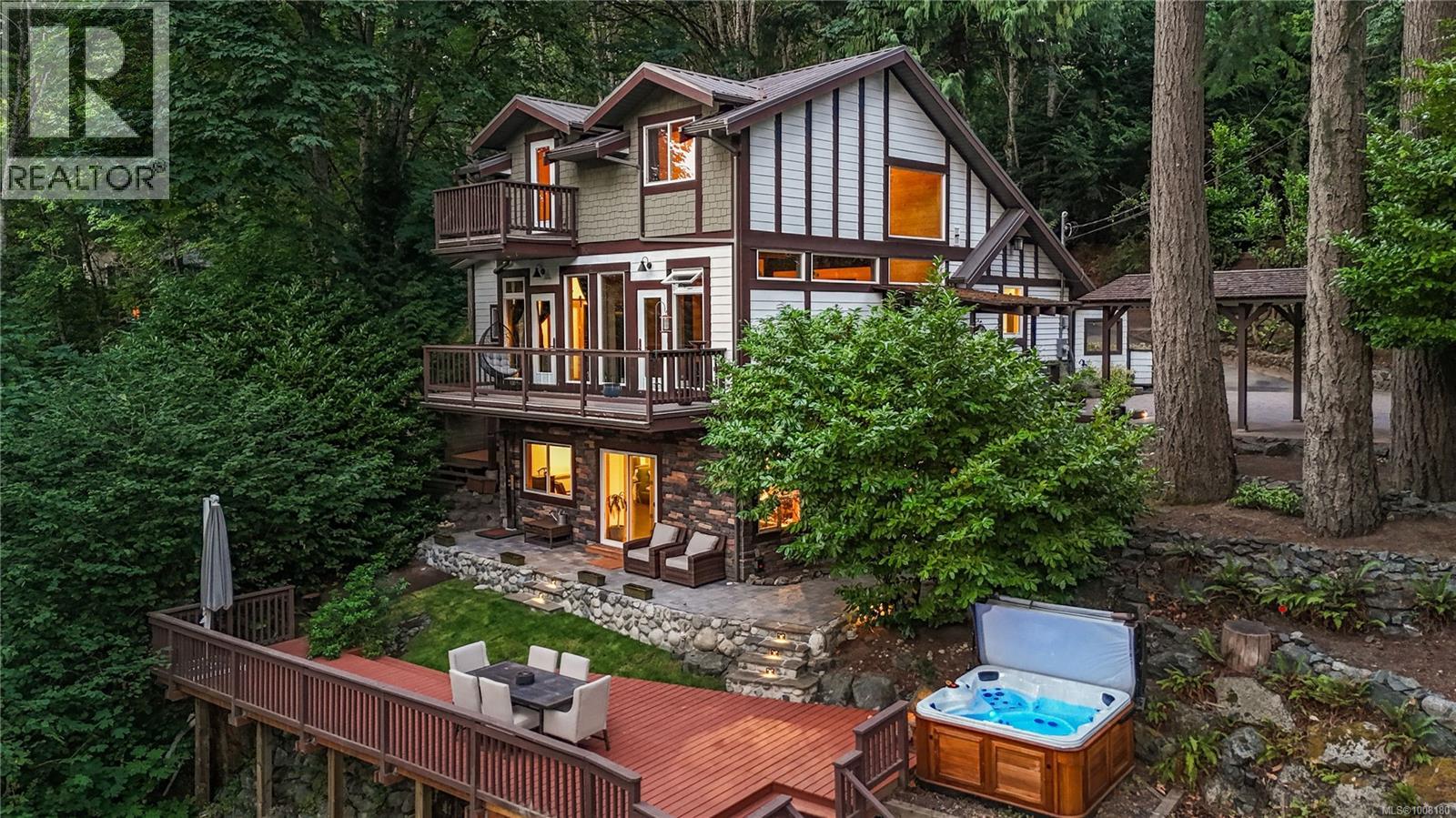 1713 Falcon Heights Rd, Langford
