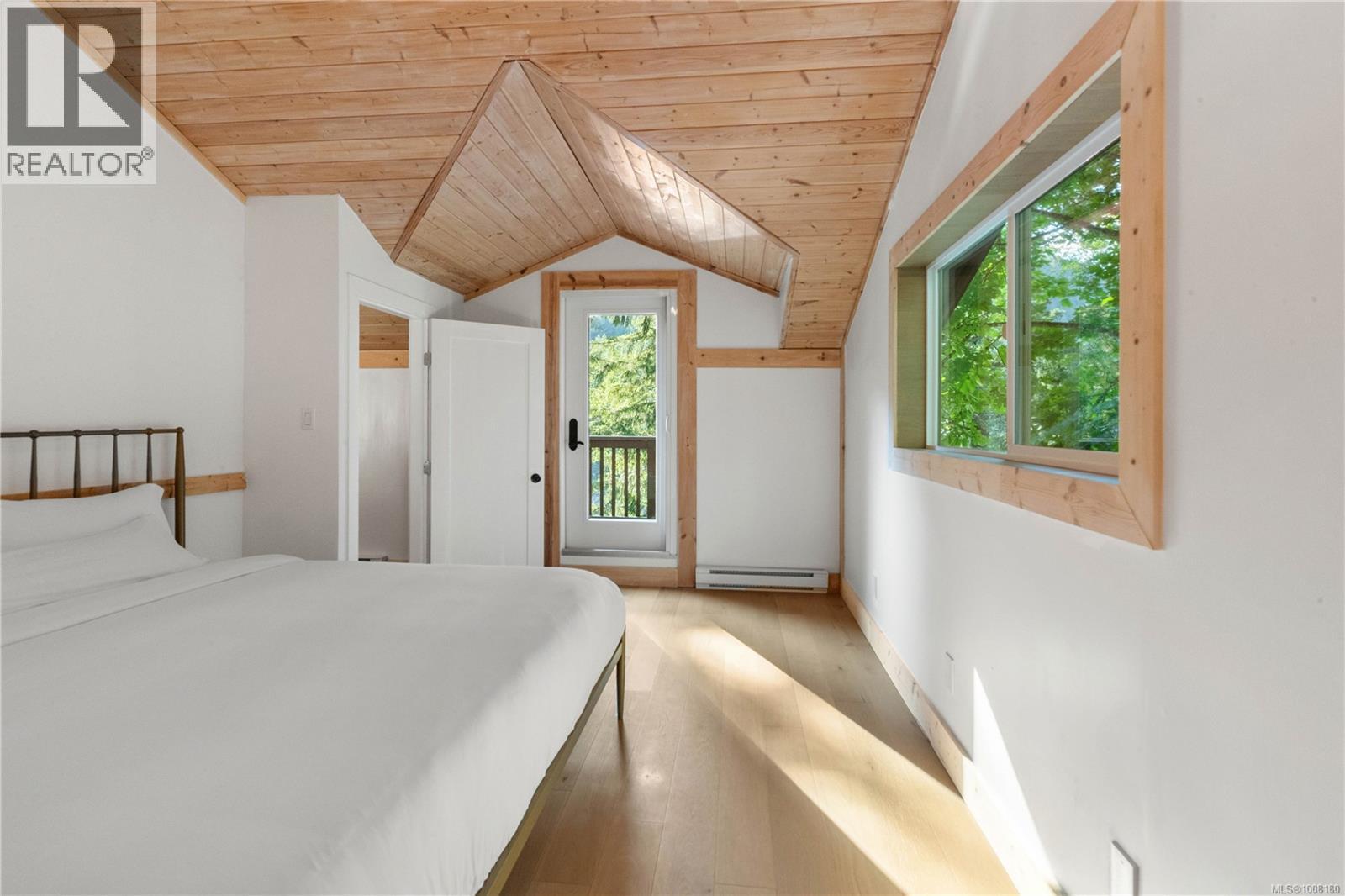1713 Falcon Heights Rd, Langford