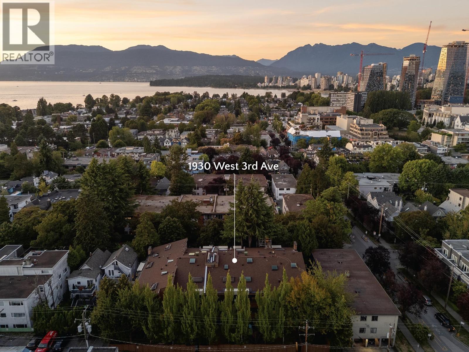 Photo 2 of 207 1930 W 3rd Avenue, Vancouver BC