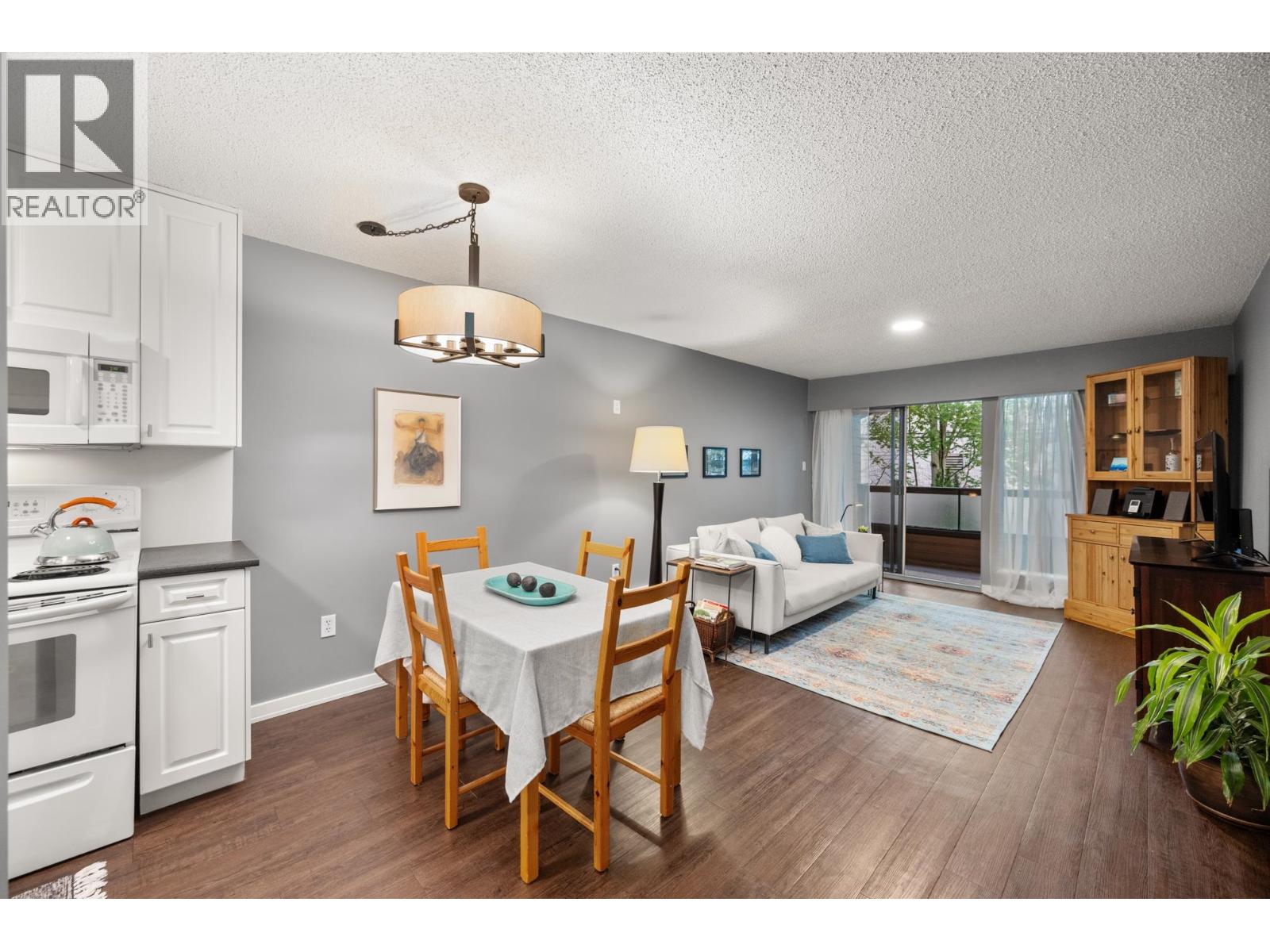 Photo 7 of 207 1930 W 3rd Avenue, Vancouver BC