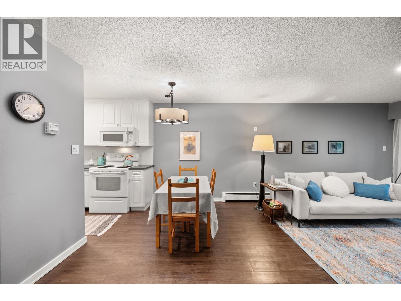 Photo 13 of 207 1930 W 3rd Avenue, Vancouver BC