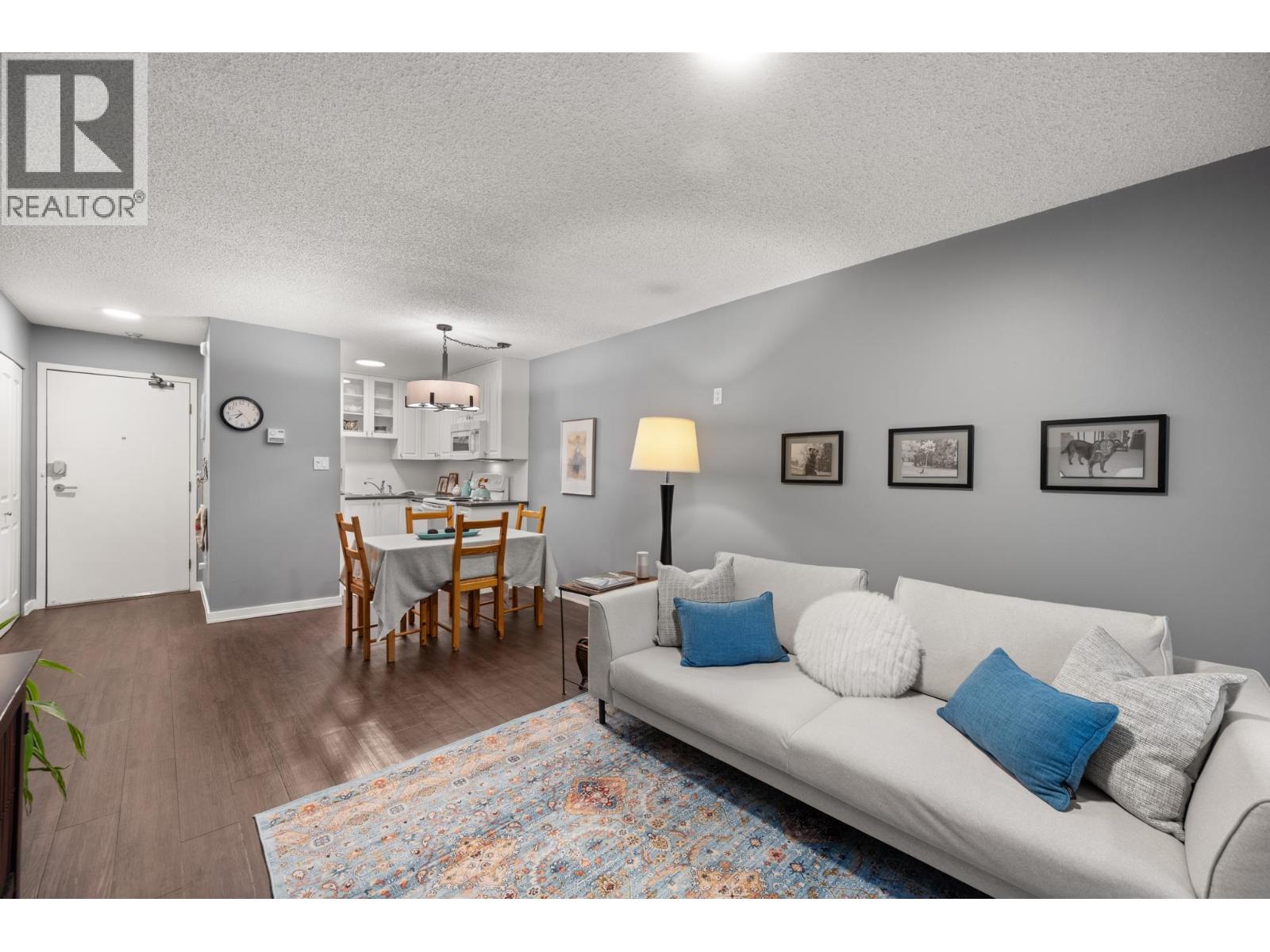 Photo 12 of 207 1930 W 3rd Avenue, Vancouver BC