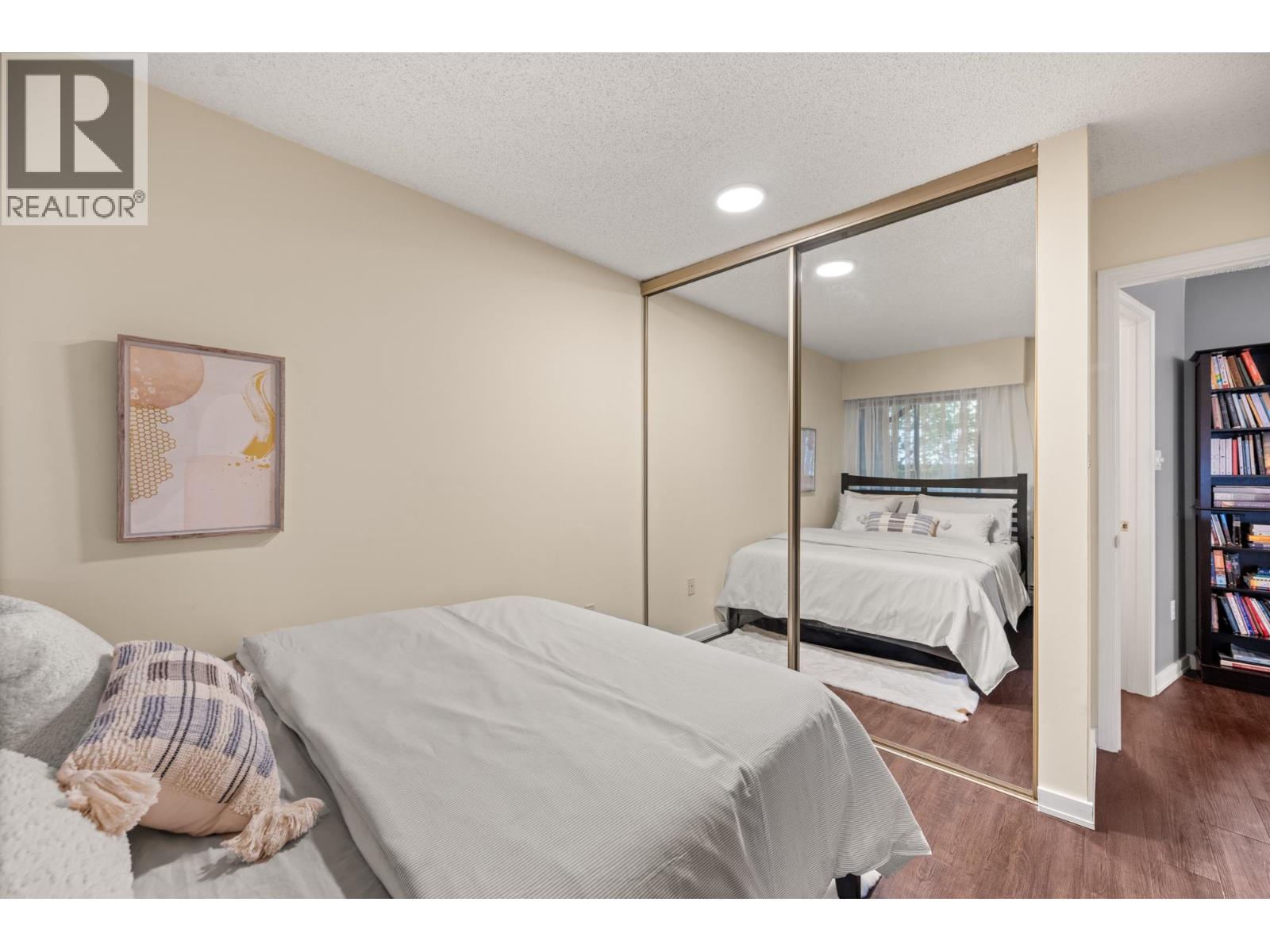 Photo 27 of 207 1930 W 3rd Avenue, Vancouver BC