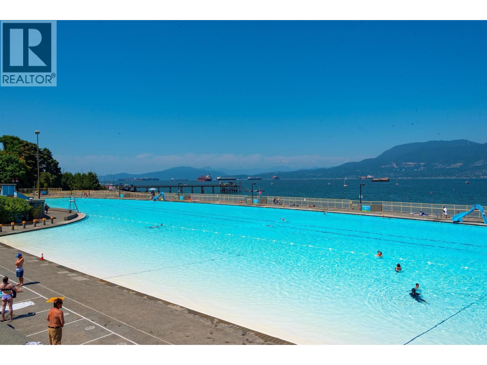 Photo 40 of 207 1930 W 3rd Avenue, Vancouver BC
