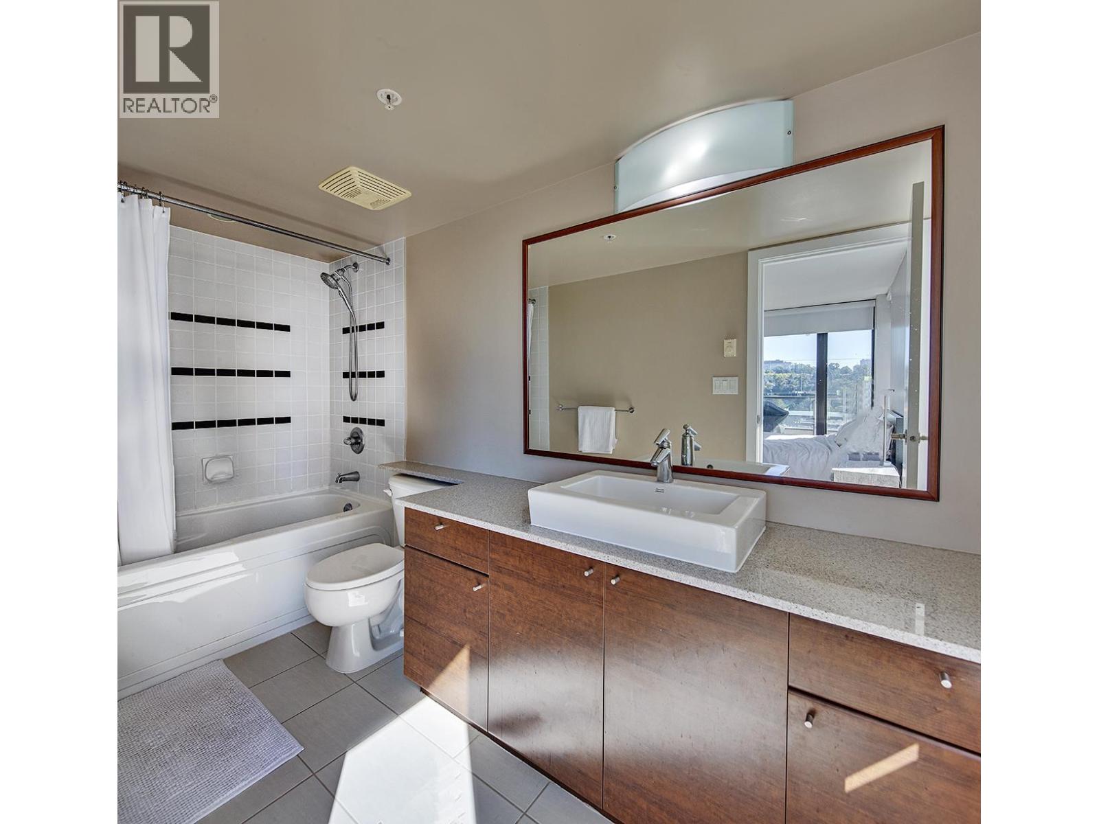 Photo 19 of 806 4178 Dawson Street, Burnaby BC