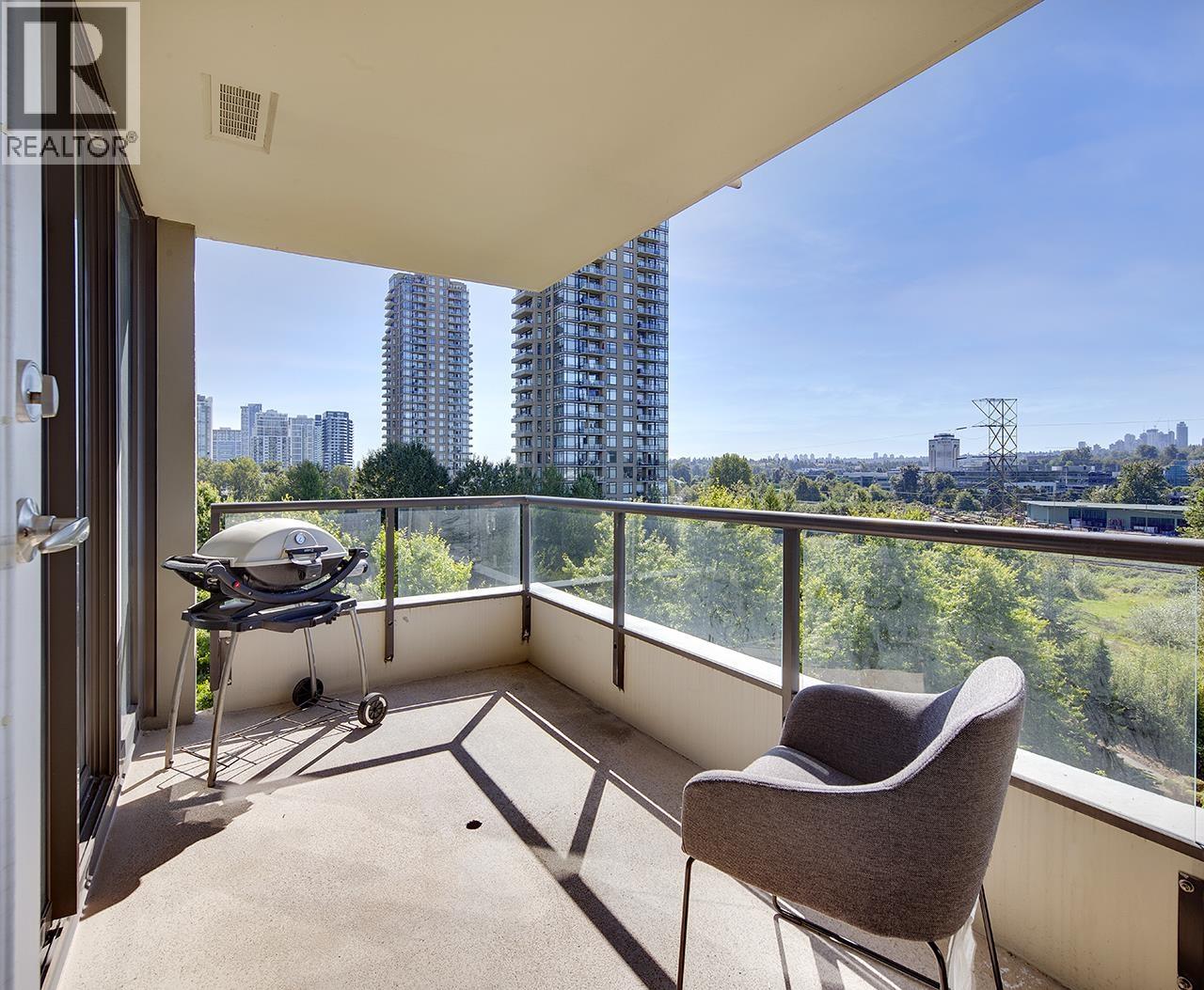 Photo 14 of 806 4178 Dawson Street, Burnaby BC
