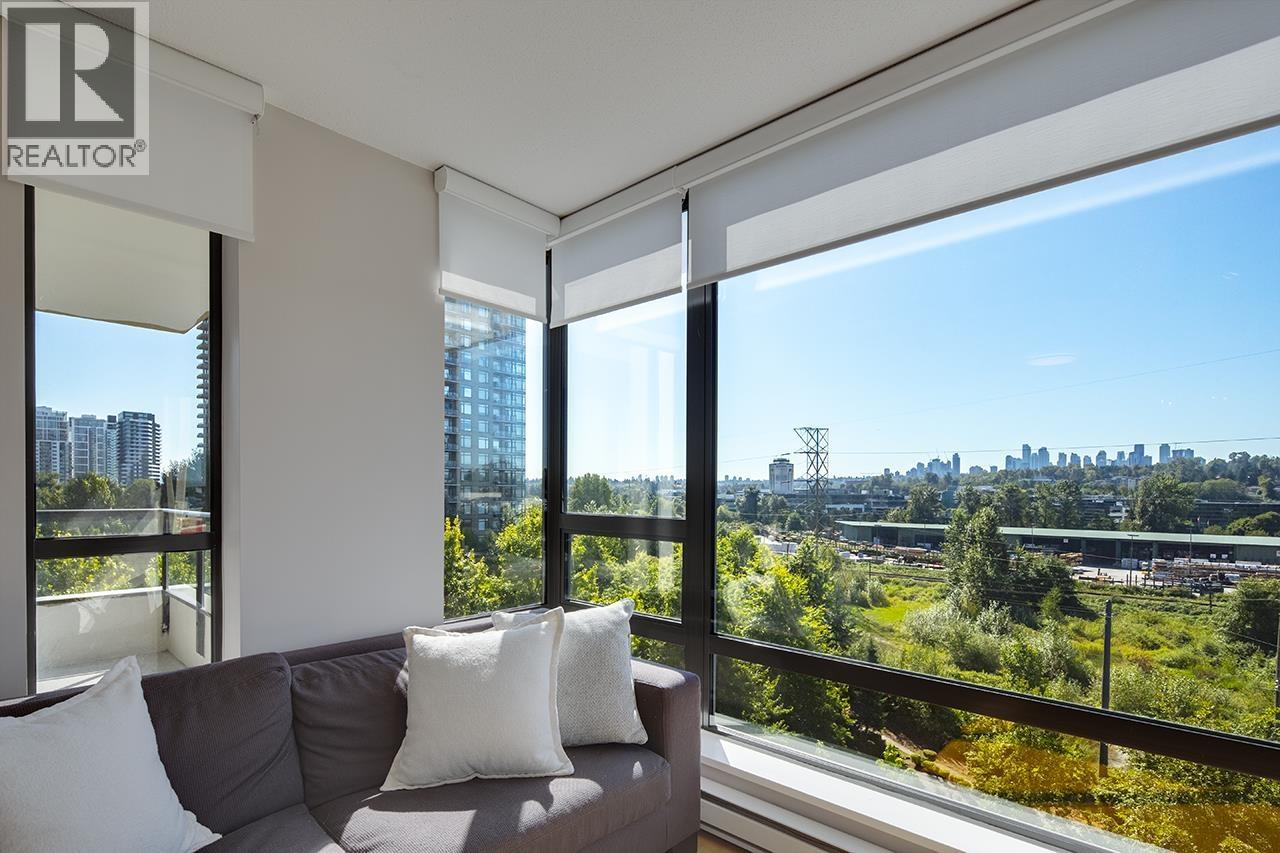 Photo 5 of 806 4178 Dawson Street, Burnaby BC