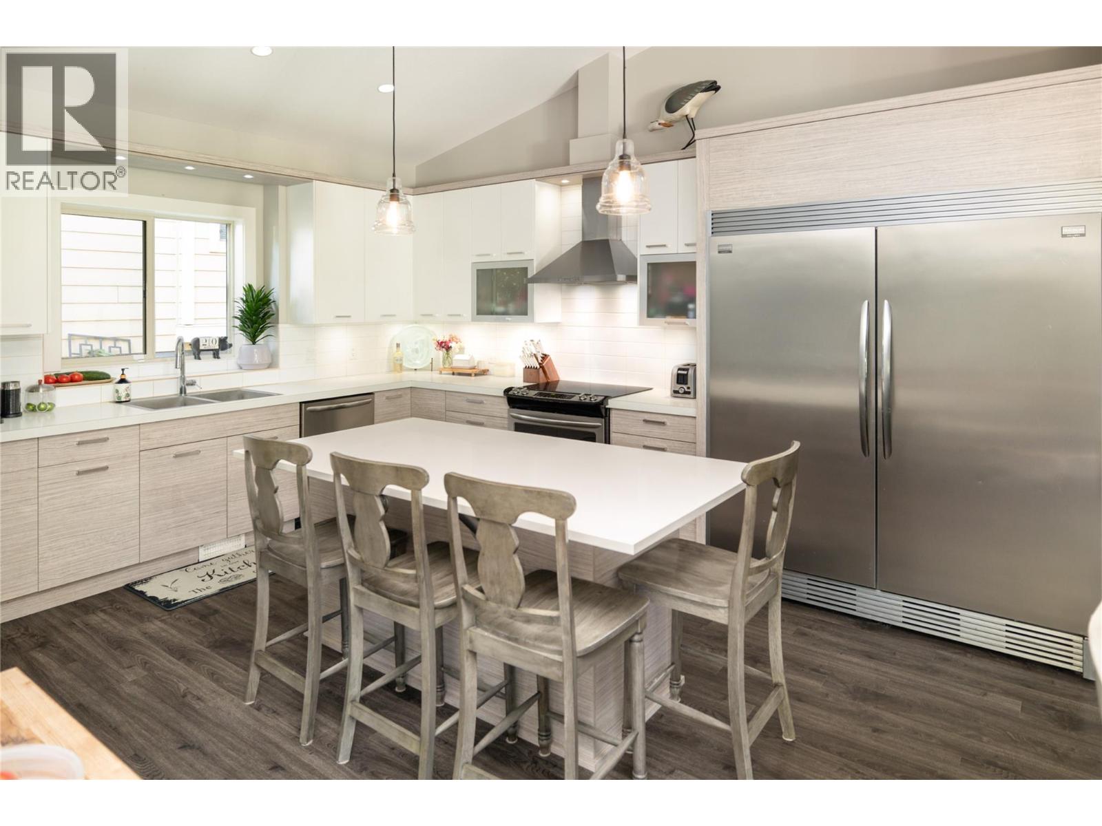Photo 6 of 351 Hillside Avenue, Kelowna BC