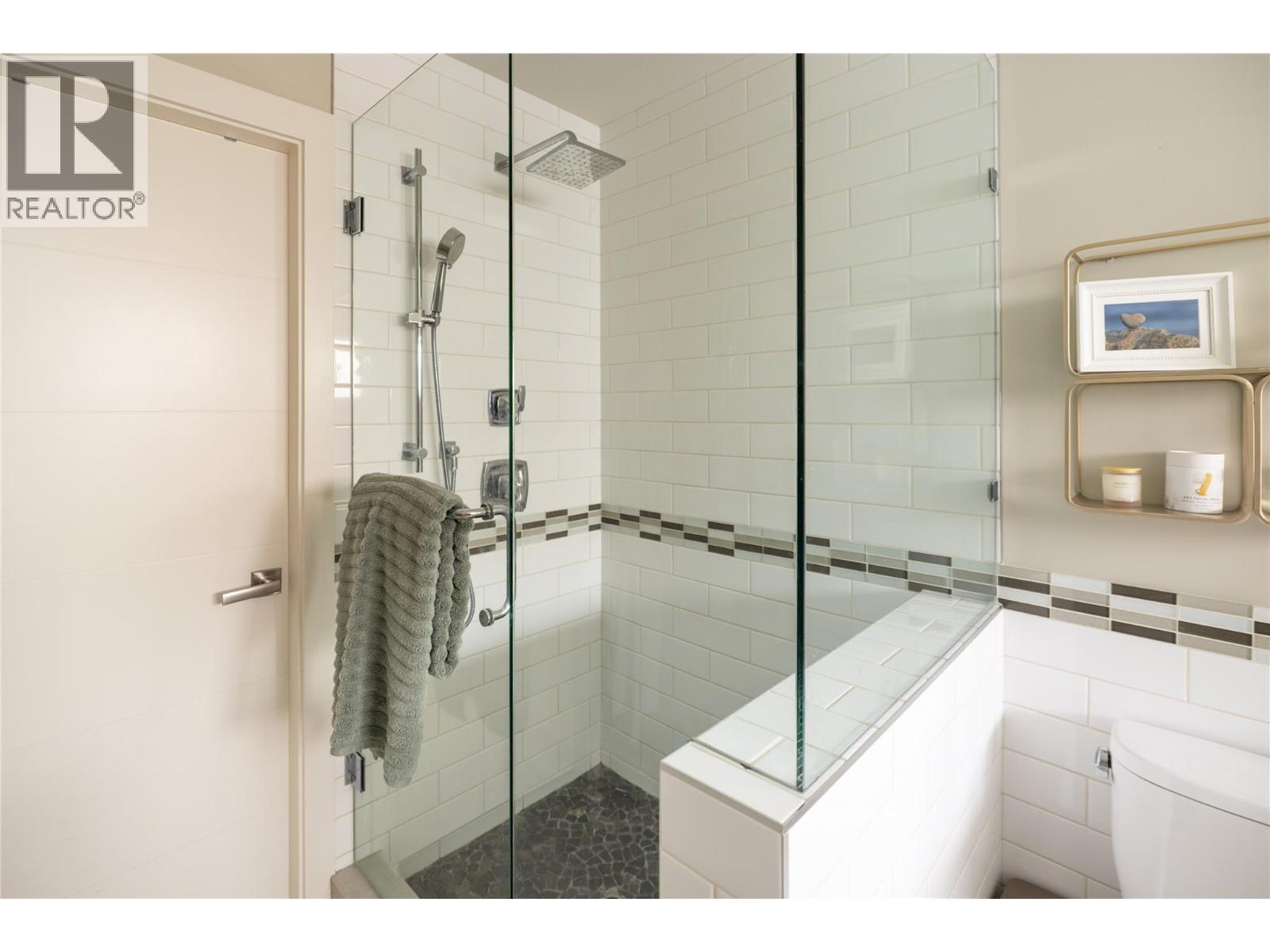 Photo 21 of 351 Hillside Avenue, Kelowna BC