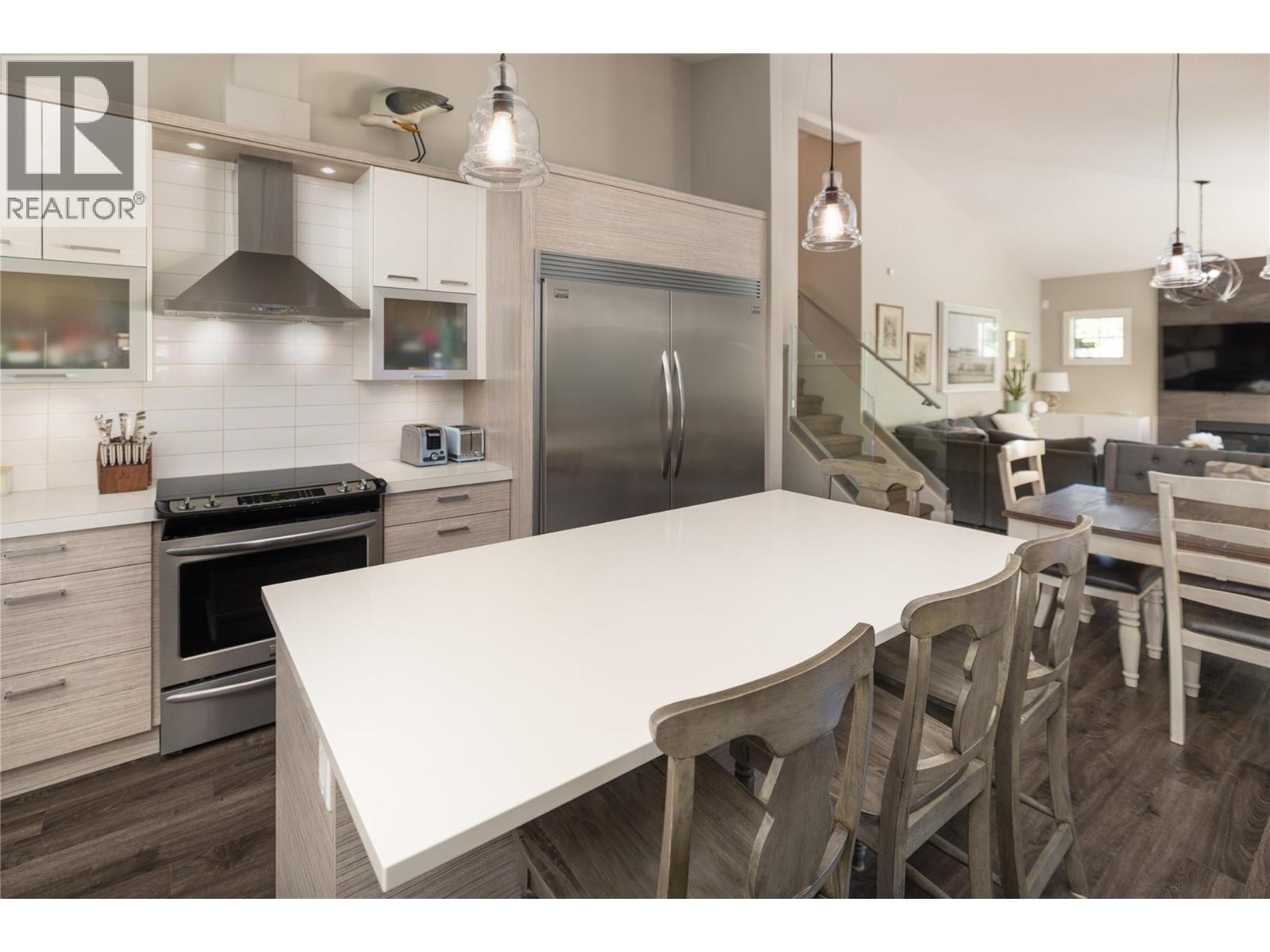 Photo 5 of 351 Hillside Avenue, Kelowna BC