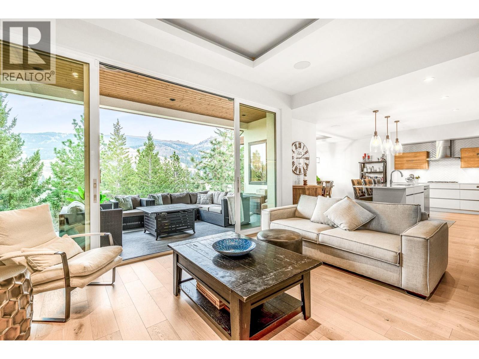 Photo 6 of 900 Stockley Street, Kelowna BC