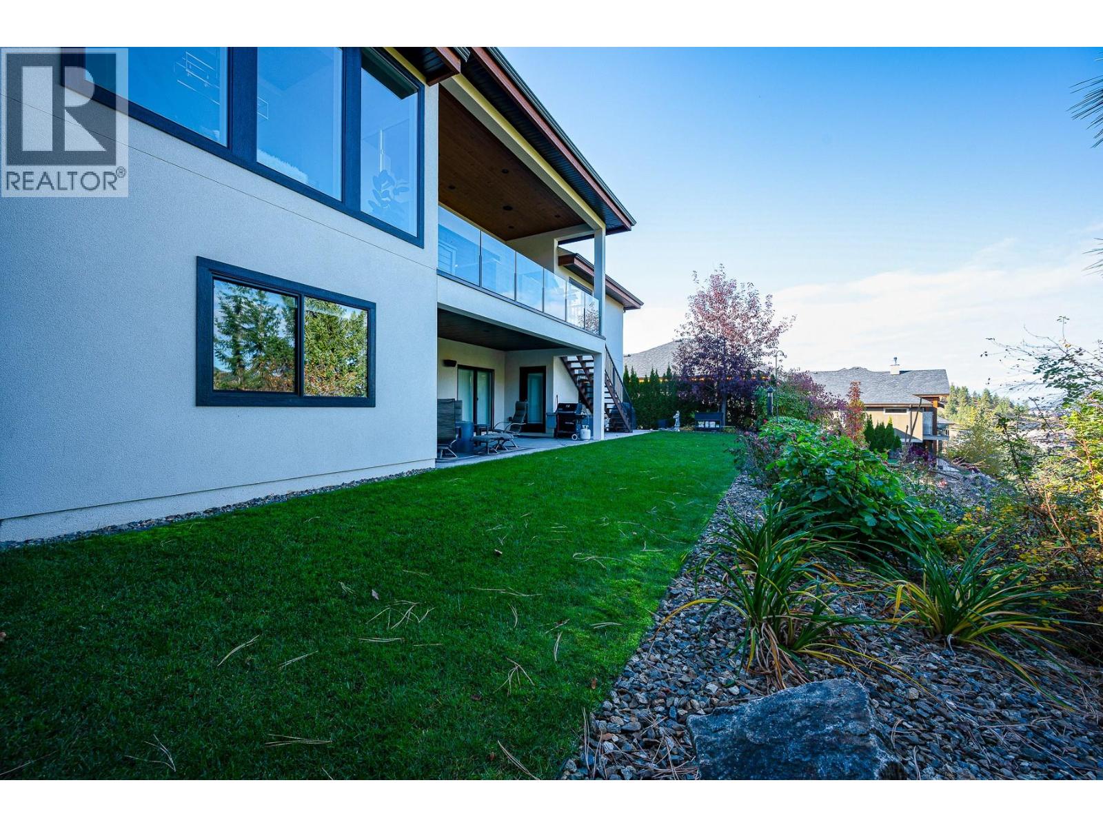 Photo 8 of 900 Stockley Street, Kelowna BC