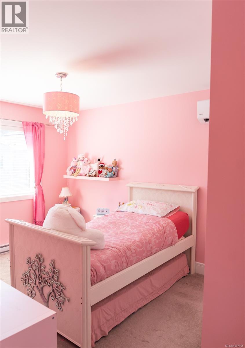 Photo 3 of 1219 Dreamcatcher Pl, Langford BC