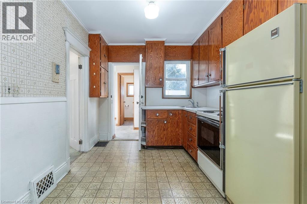 Photo 23 of 62 Alpine Avenue, Hamilton ON