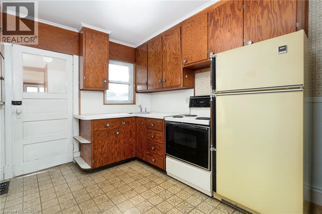 Photo 18 of 62 Alpine Avenue, Hamilton ON