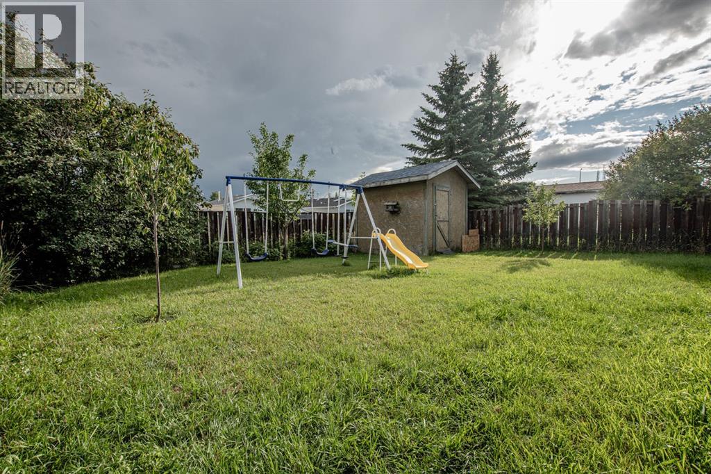 Photo 5 of 8825 104 Avenue, Grande Prairie AB