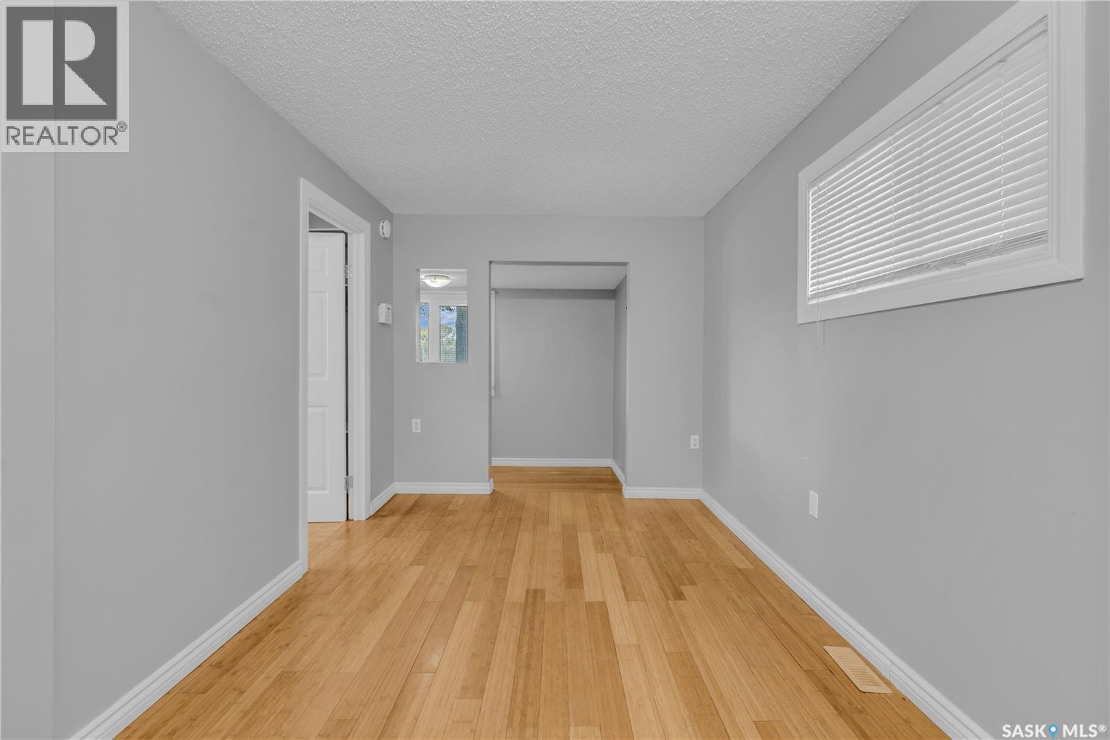 Photo 6 of 512 J Avenue N, Saskatoon SK