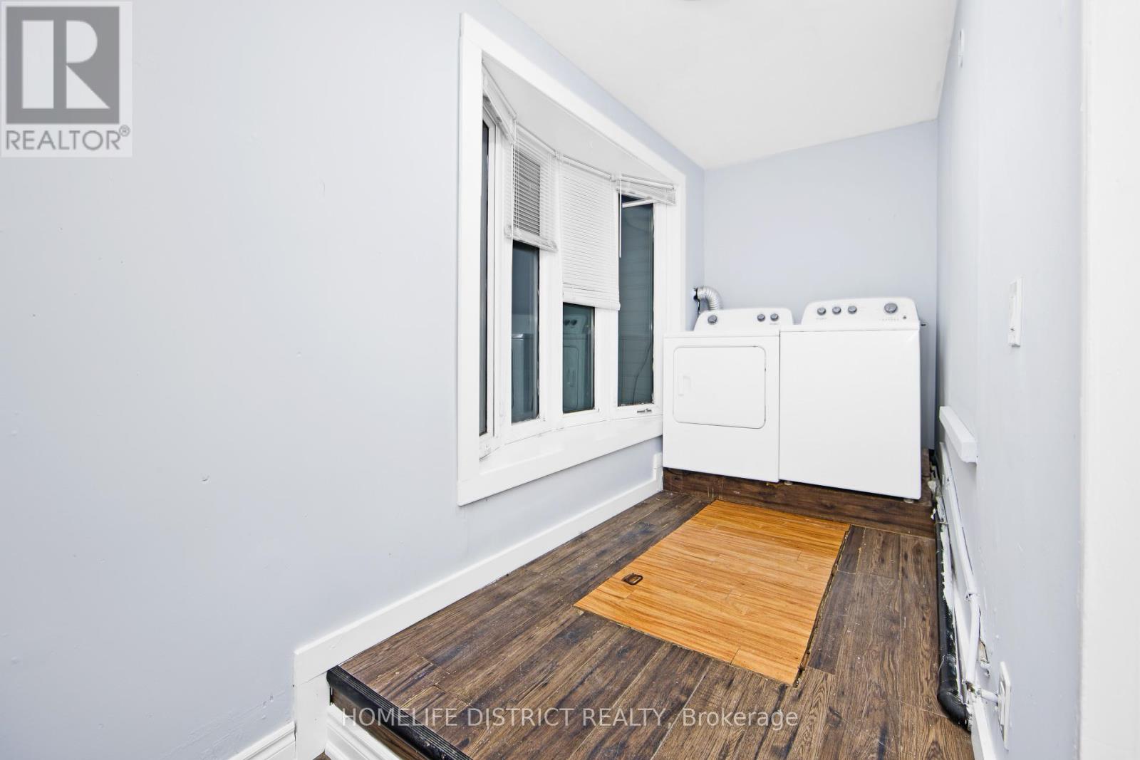 Photo 11 of 26 Brock Street E, Oshawa ON