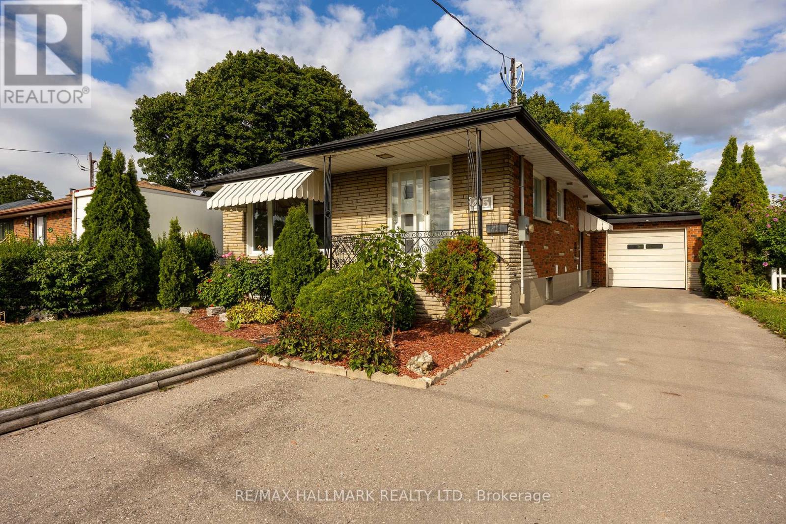 Photo 4 of Main 415 Stevenson Road N, Oshawa ON