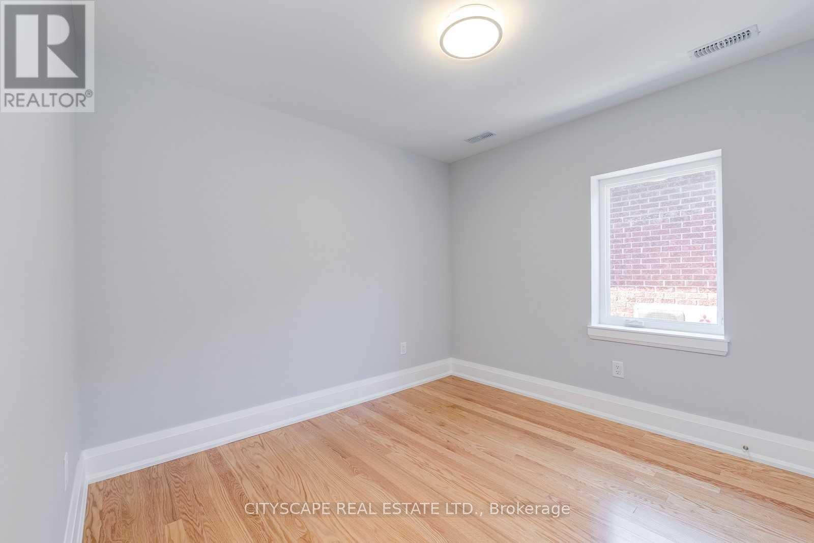 Photo 13 of Upper 370 Strathmore Boulevard, Toronto ON