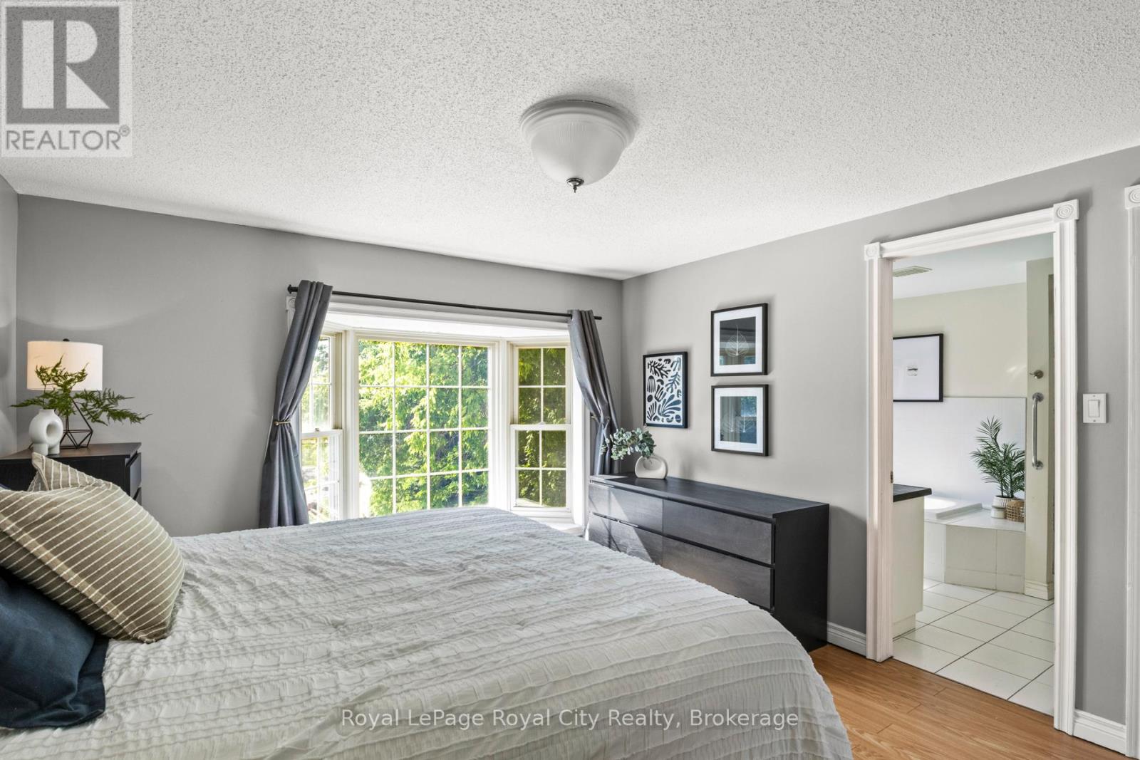 Photo 4 of 209 360 Waterloo Avenue, Guelph ON